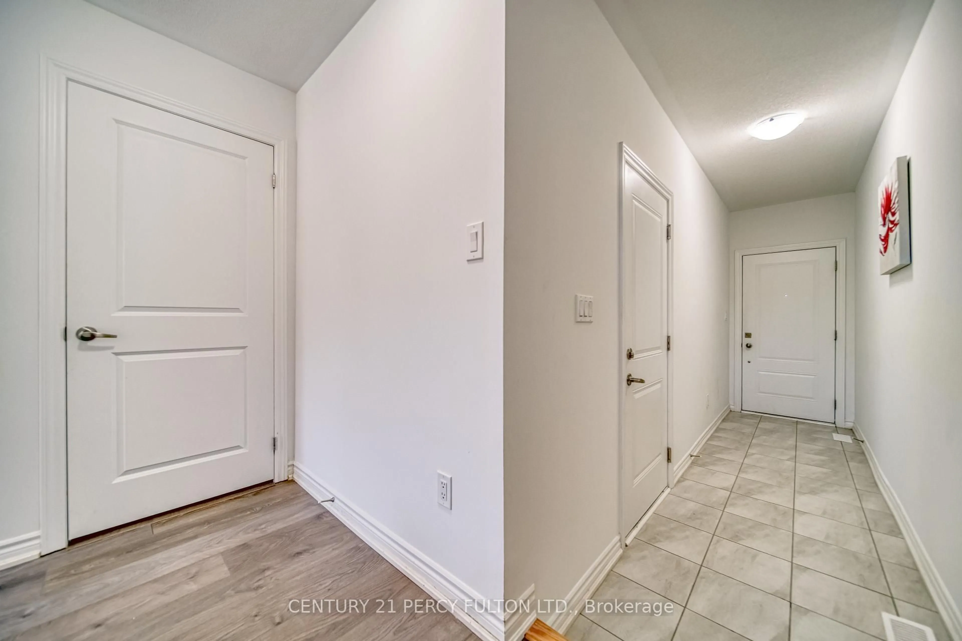 Indoor entryway for 388 Okanagan Path, Oshawa Ontario L1H 0B1