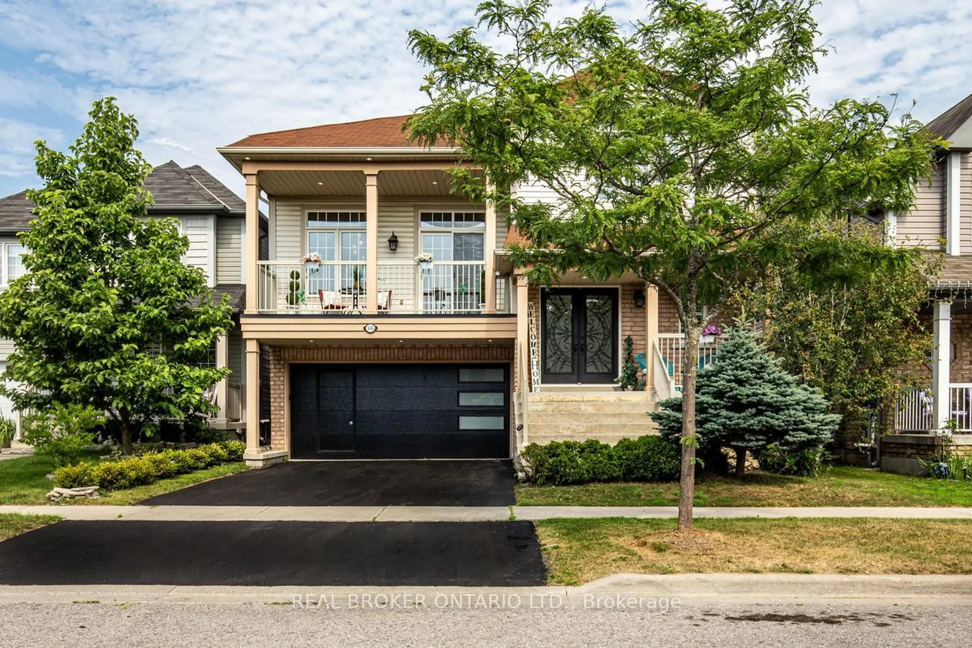 Home with brick exterior material, street for 555 Shaftsbury St, Oshawa Ontario L1K 2V8
