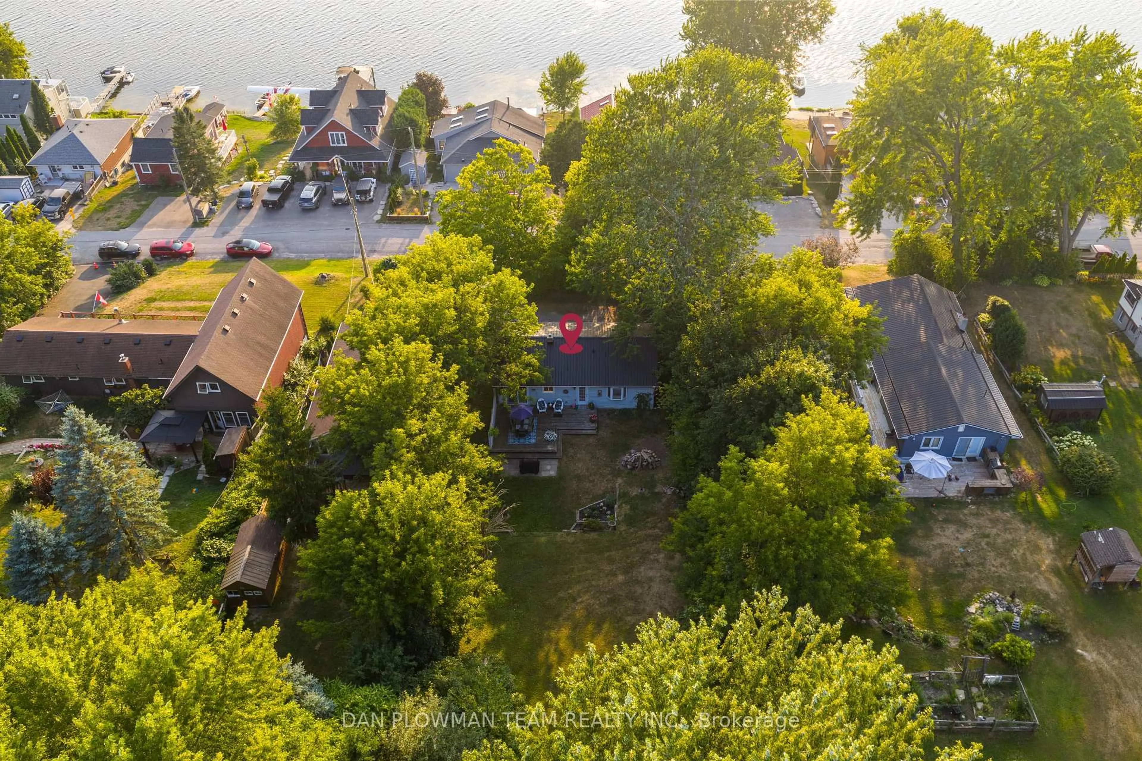 A pic from outside/outdoor area/front of a property/back of a property/a pic from drone, water/lake/river/ocean view for 203 Portview Rd, Scugog Ontario L9L 1B4