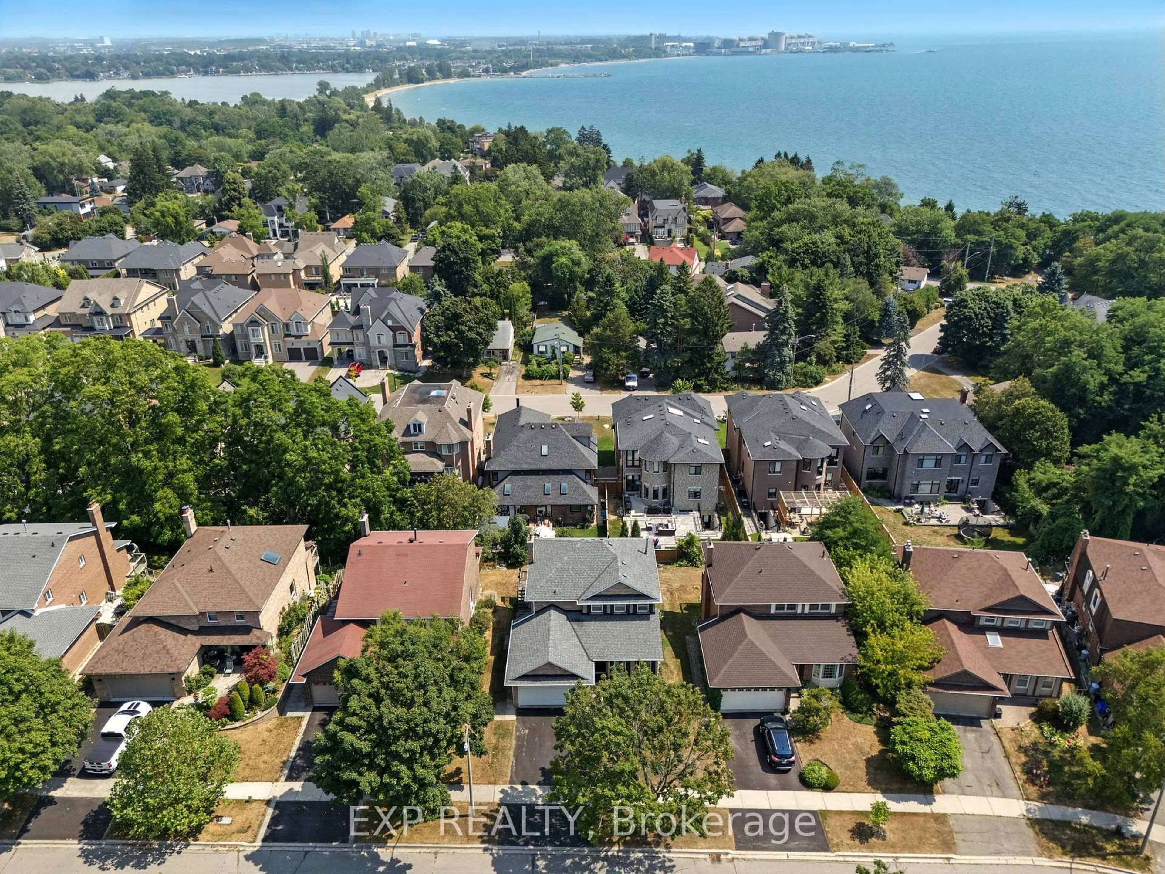 A pic from outside/outdoor area/front of a property/back of a property/a pic from drone, water/lake/river/ocean view for 503 Broadgreen St, Pickering Ontario L1W 3H6