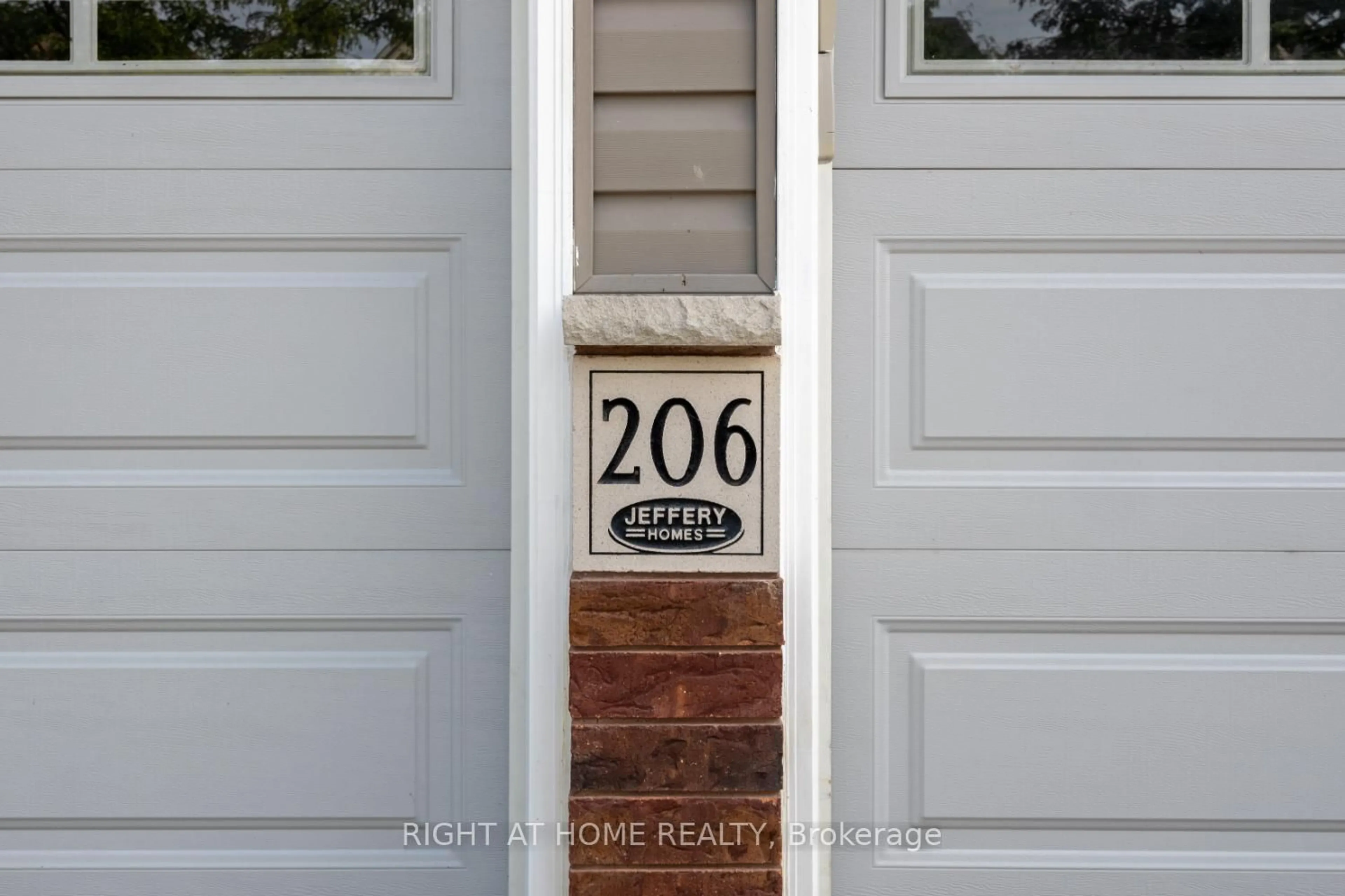 Indoor entryway for 206 Ted Miller Cres, Clarington Ontario L1C 0L6