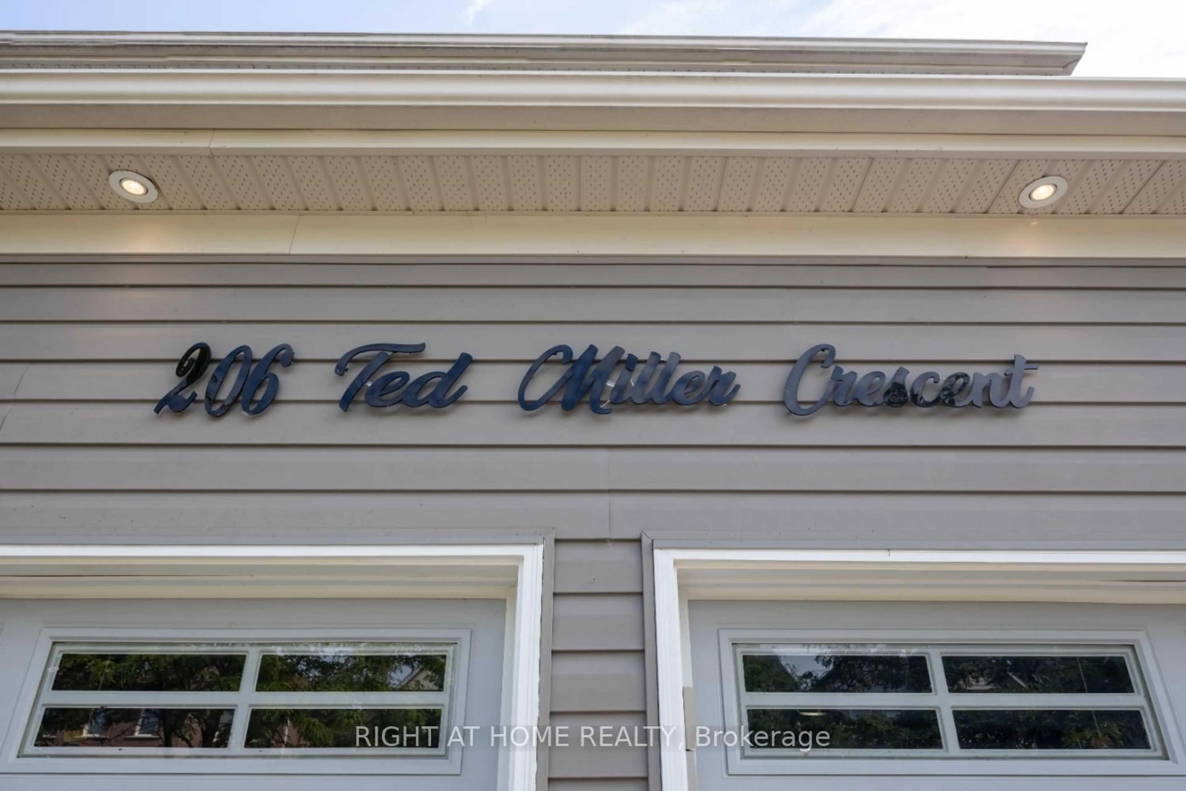Indoor foyer for 206 Ted Miller Cres, Clarington Ontario L1C 0L6
