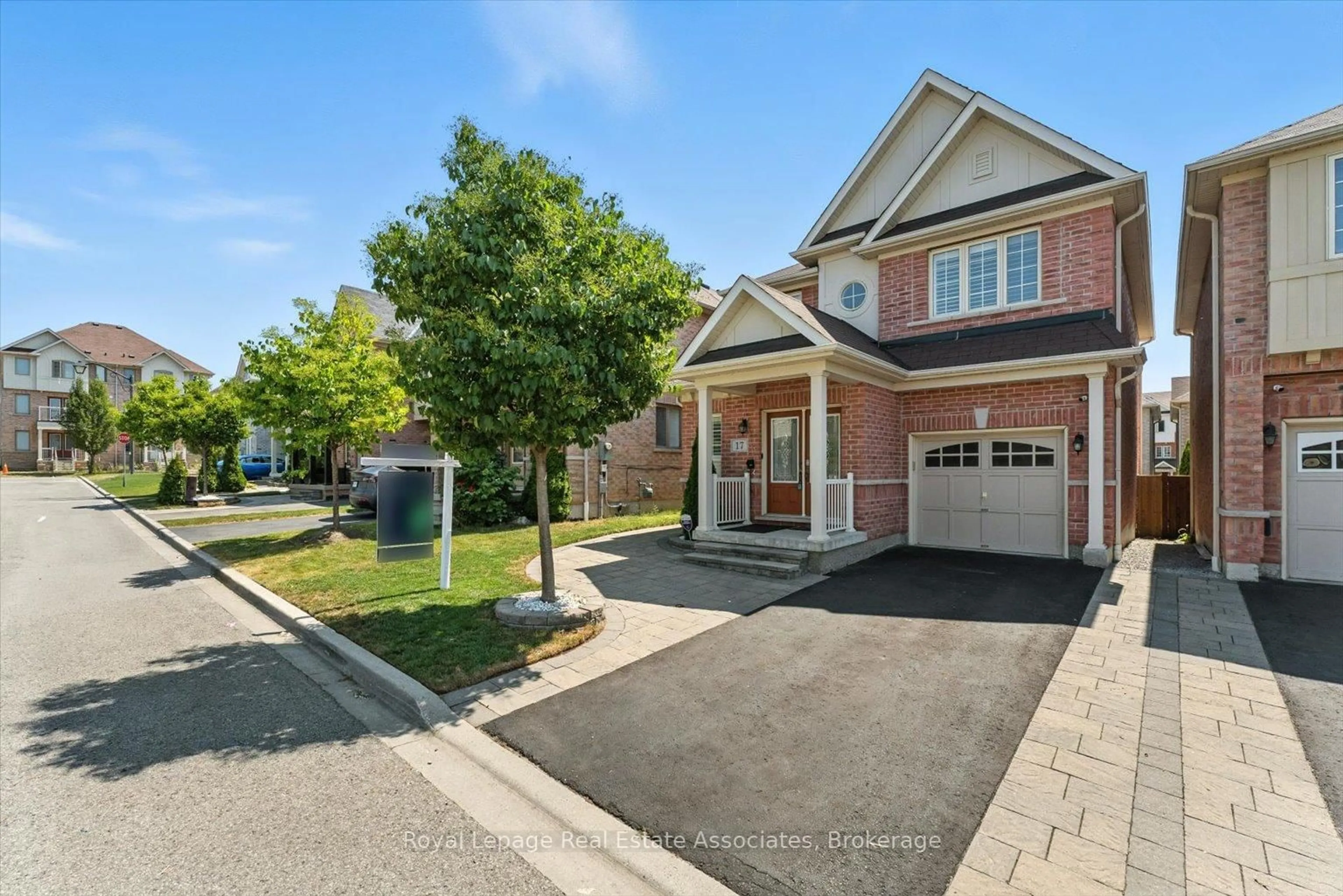Unknown for 17 Holroyd St, Ajax Ontario L1Z 0R7
