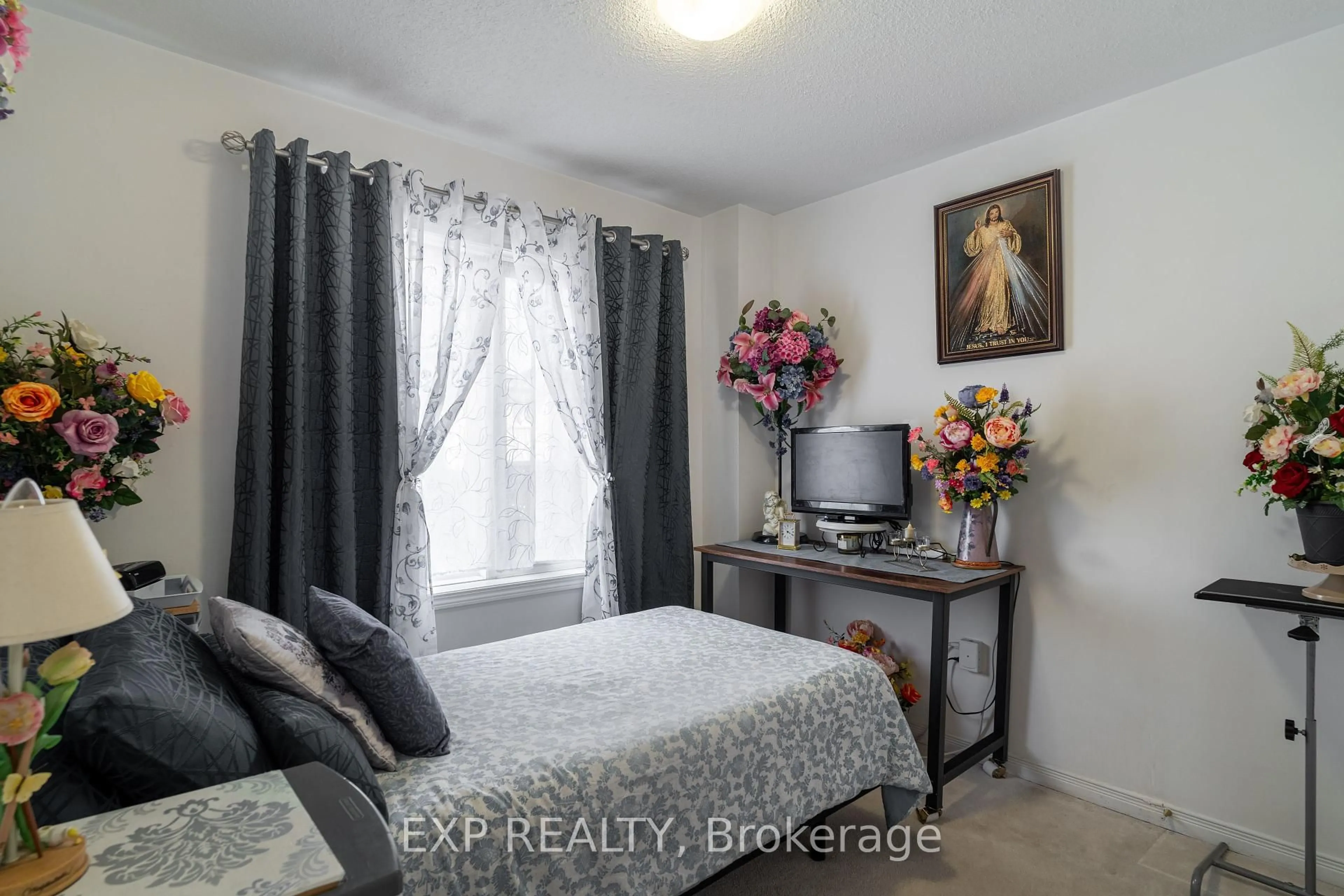 Bedroom with bed, unknown for 95 National St, Toronto Ontario M1M 0A3
