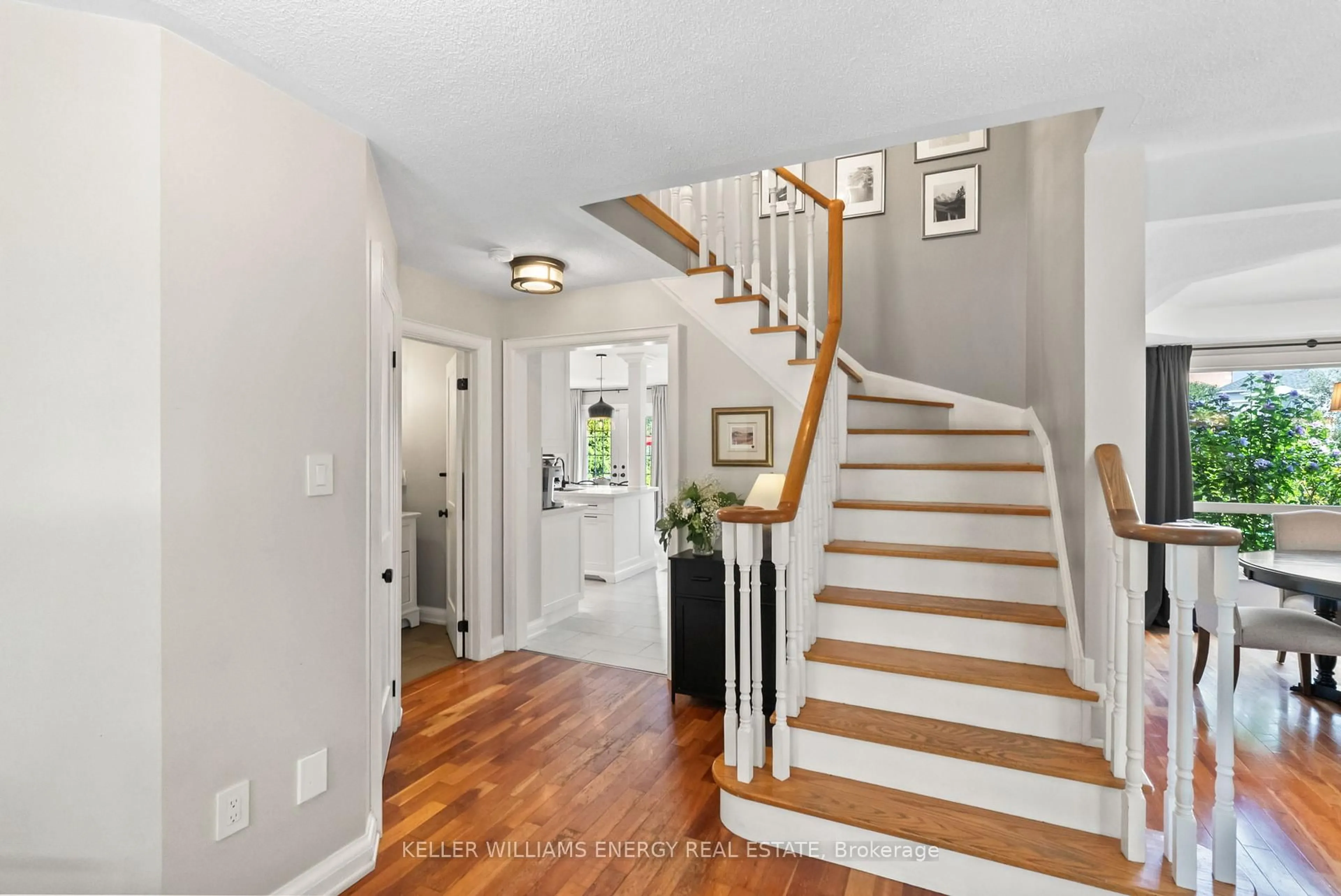 Indoor entryway for 19 Sturgess Cres, Whitby Ontario L1M 1J9