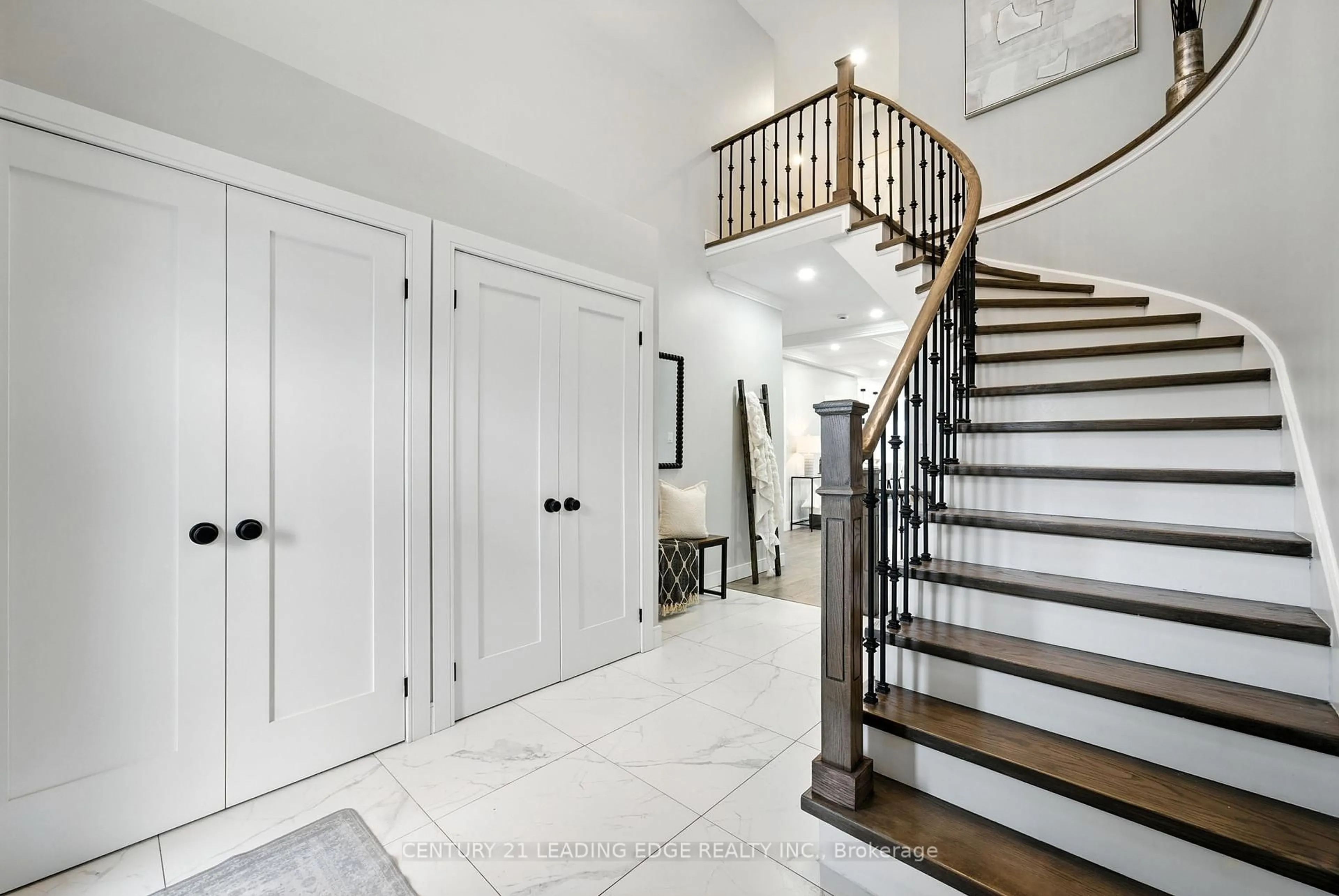 Indoor entryway for 360 Whitby Shores Greenway, Whitby Ontario L1N 9R8