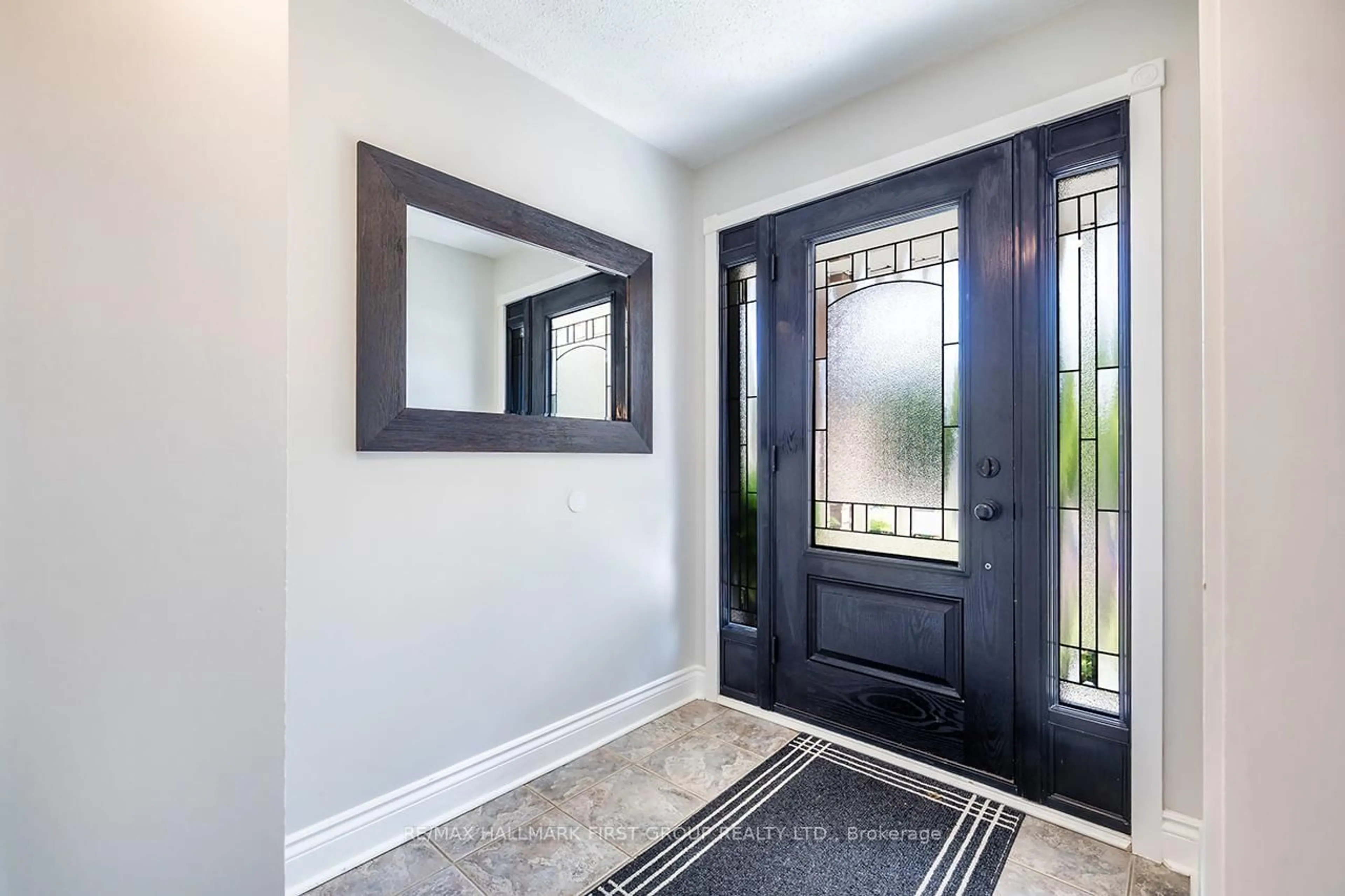Indoor entryway for 597 Walsh Dr, Scugog Ontario L9L 1K6