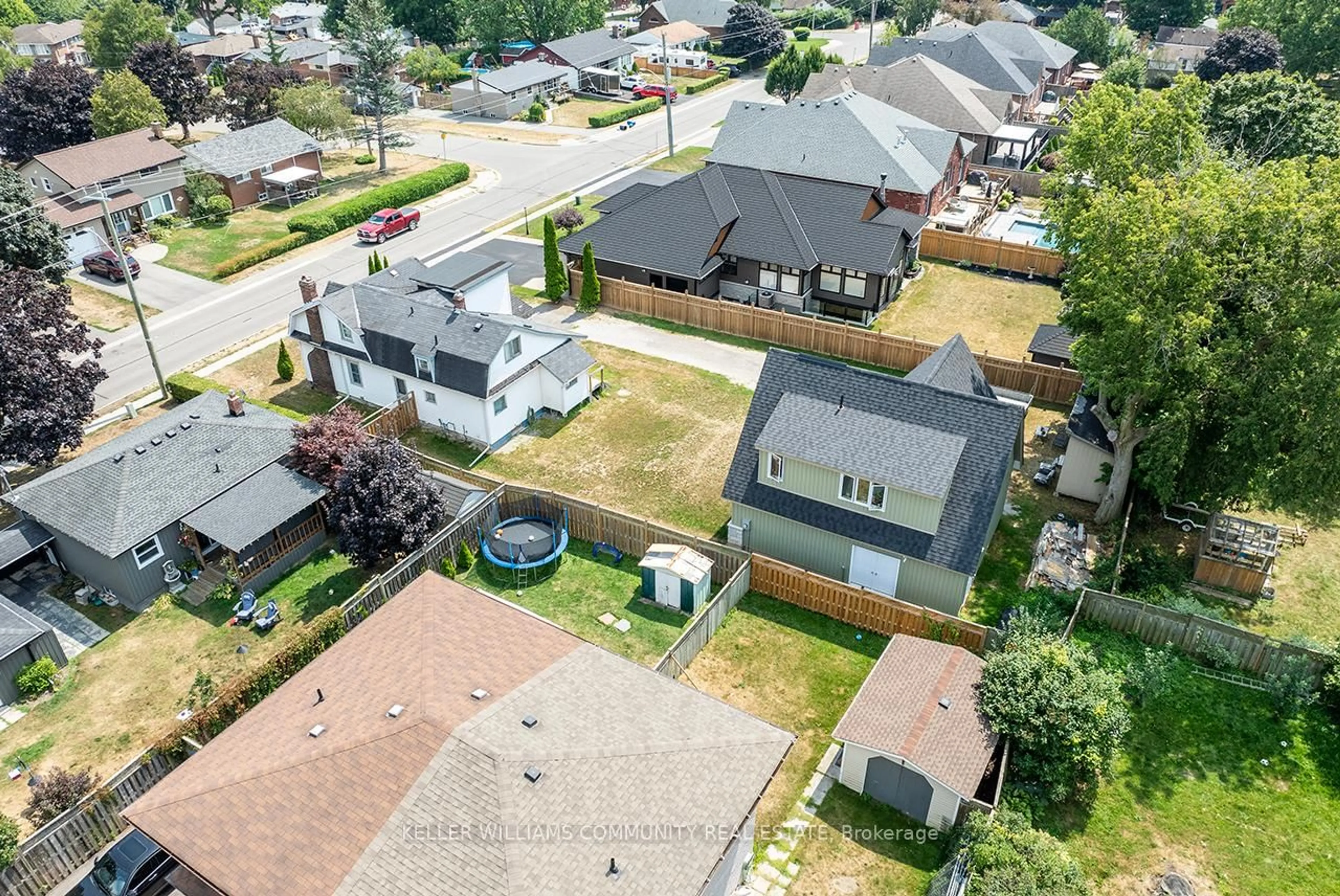 A pic from outside/outdoor area/front of a property/back of a property/a pic from drone, street for 132 High St, Clarington Ontario L1C 3B7