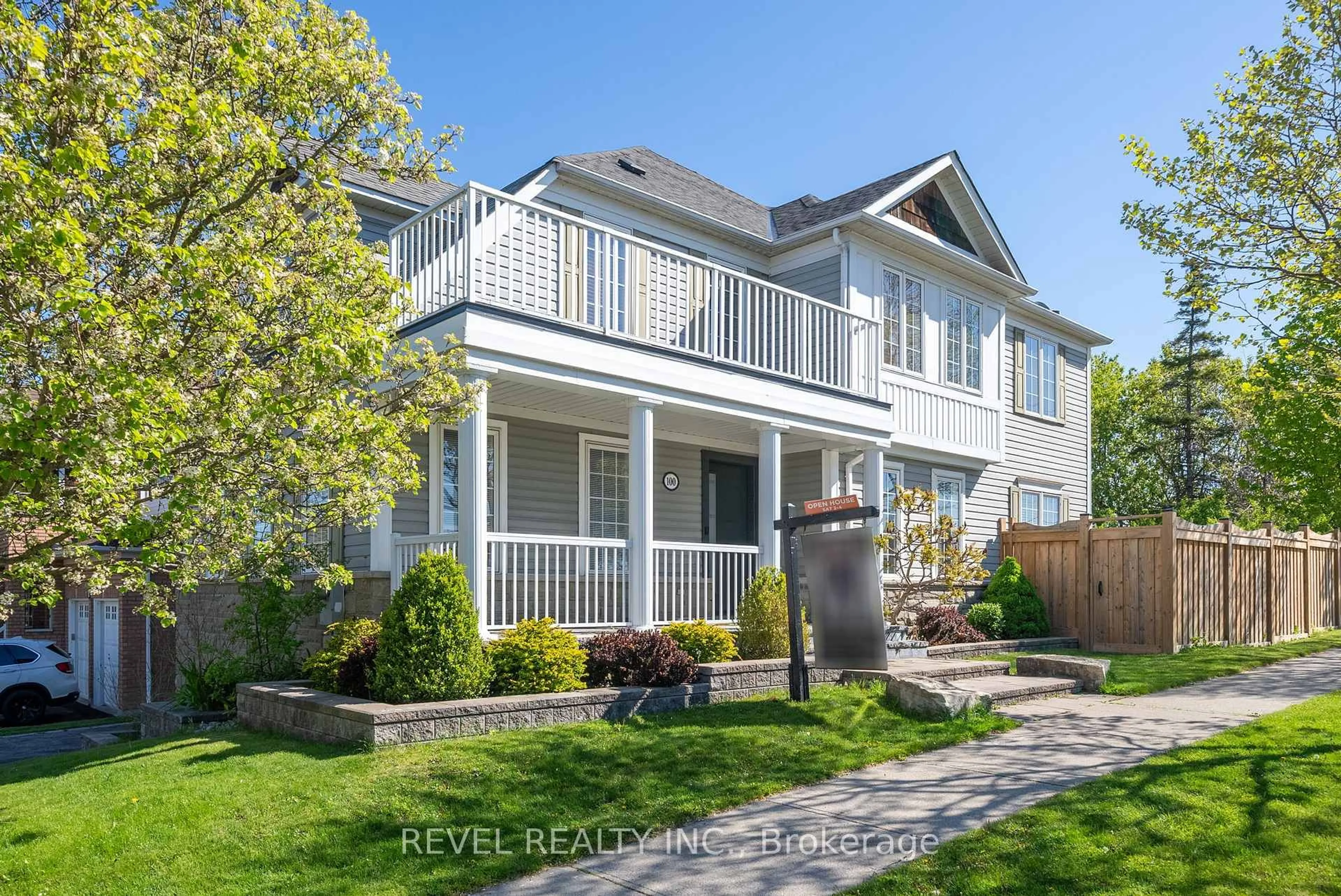 Home with vinyl exterior material, street for 100 Ashbury Blvd, Ajax Ontario L1Z 1N1