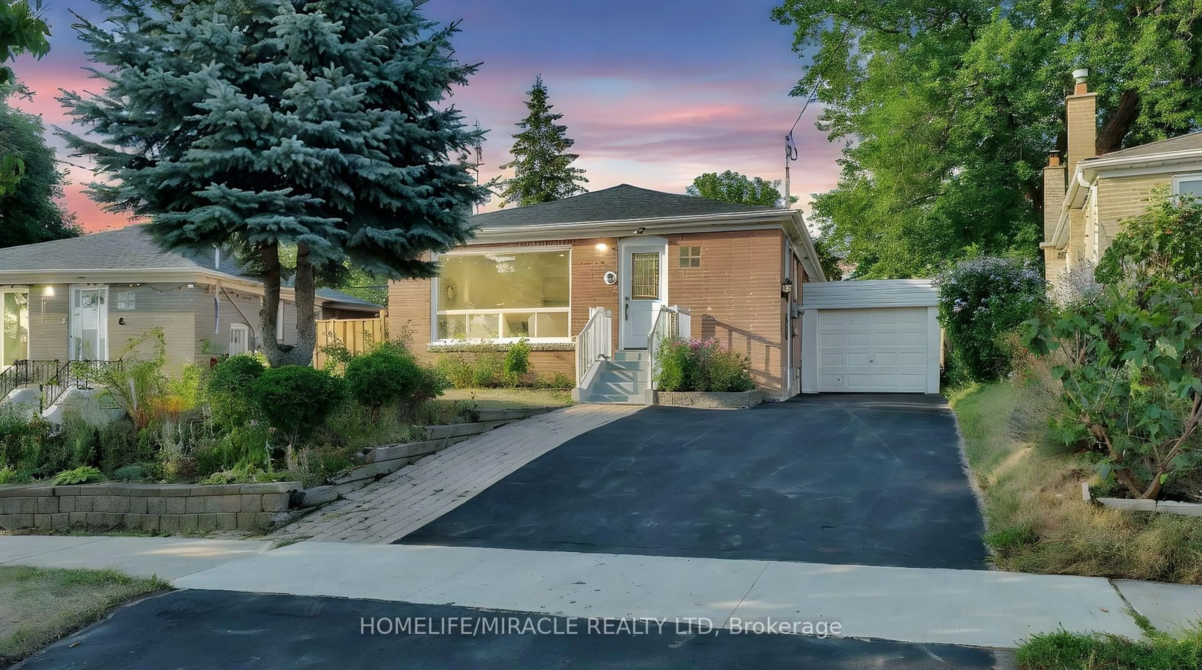 Home with vinyl exterior material, street for 8 Hollyhedge Dr, Toronto Ontario M1K 3S1