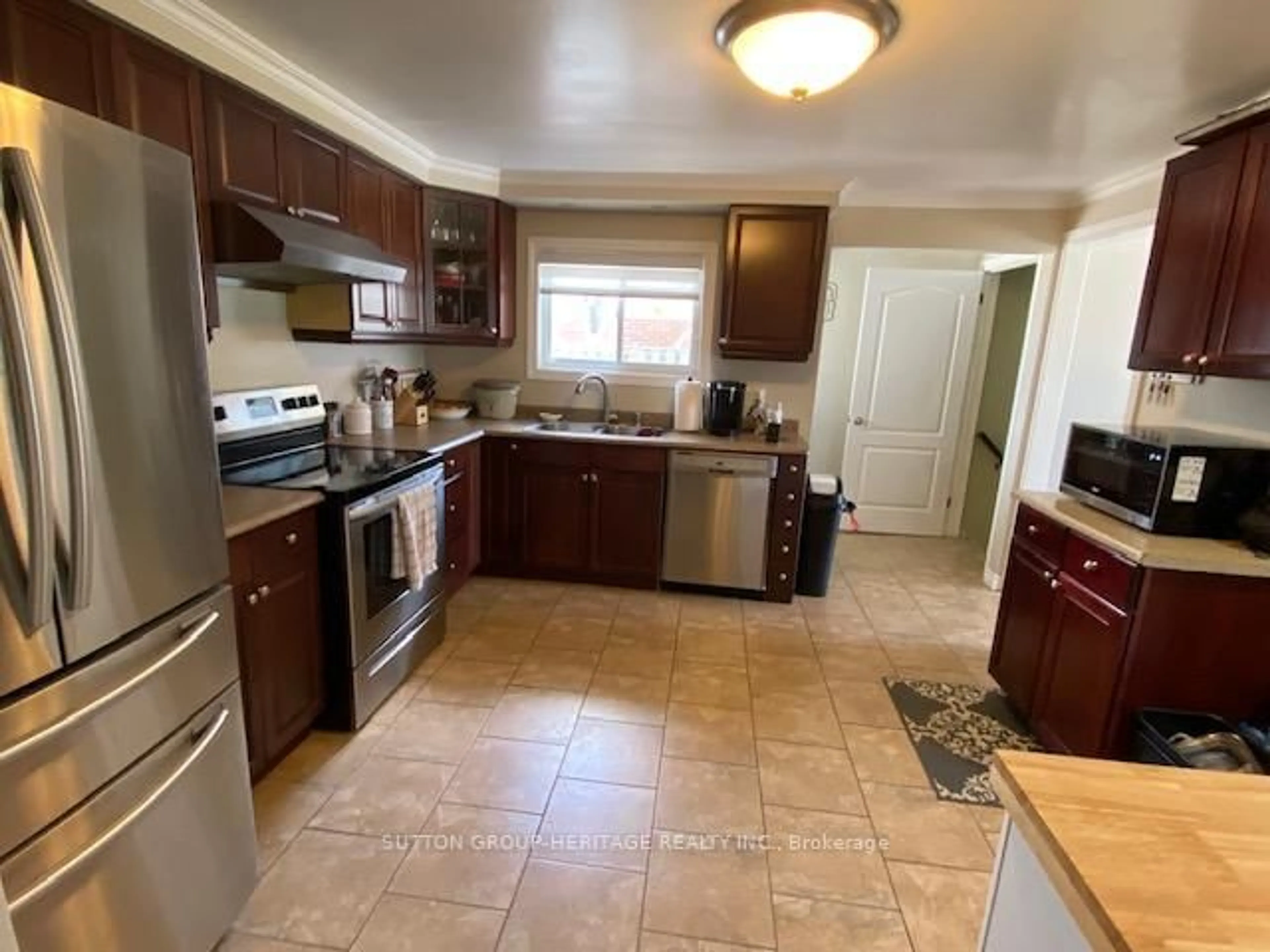 Standard kitchen, ceramic/tile floor for 78 Pittmann Cres, Ajax Ontario L1S 3G5