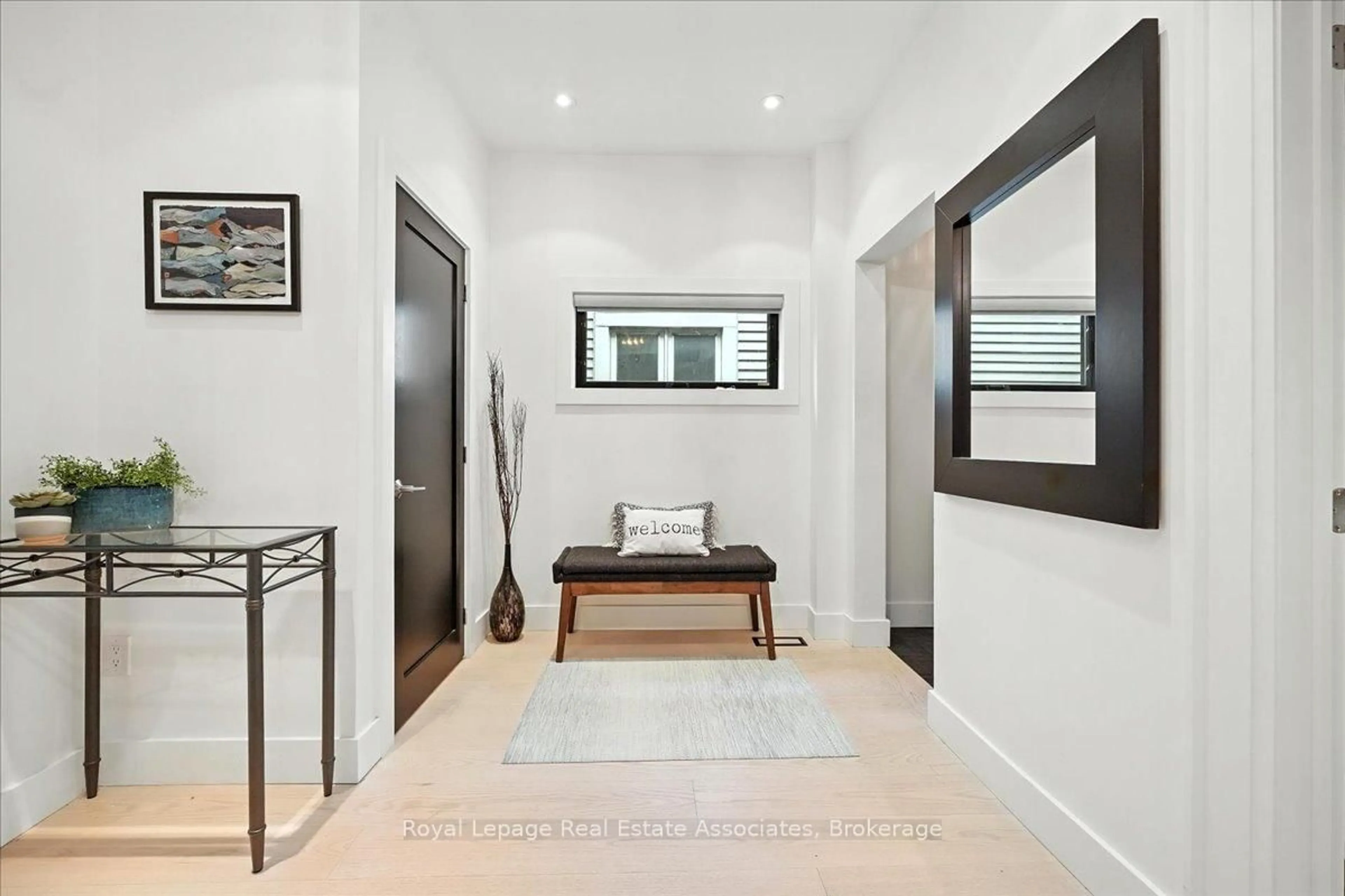 Indoor entryway for 139 Victor Ave, Toronto Ontario M4K 1A9