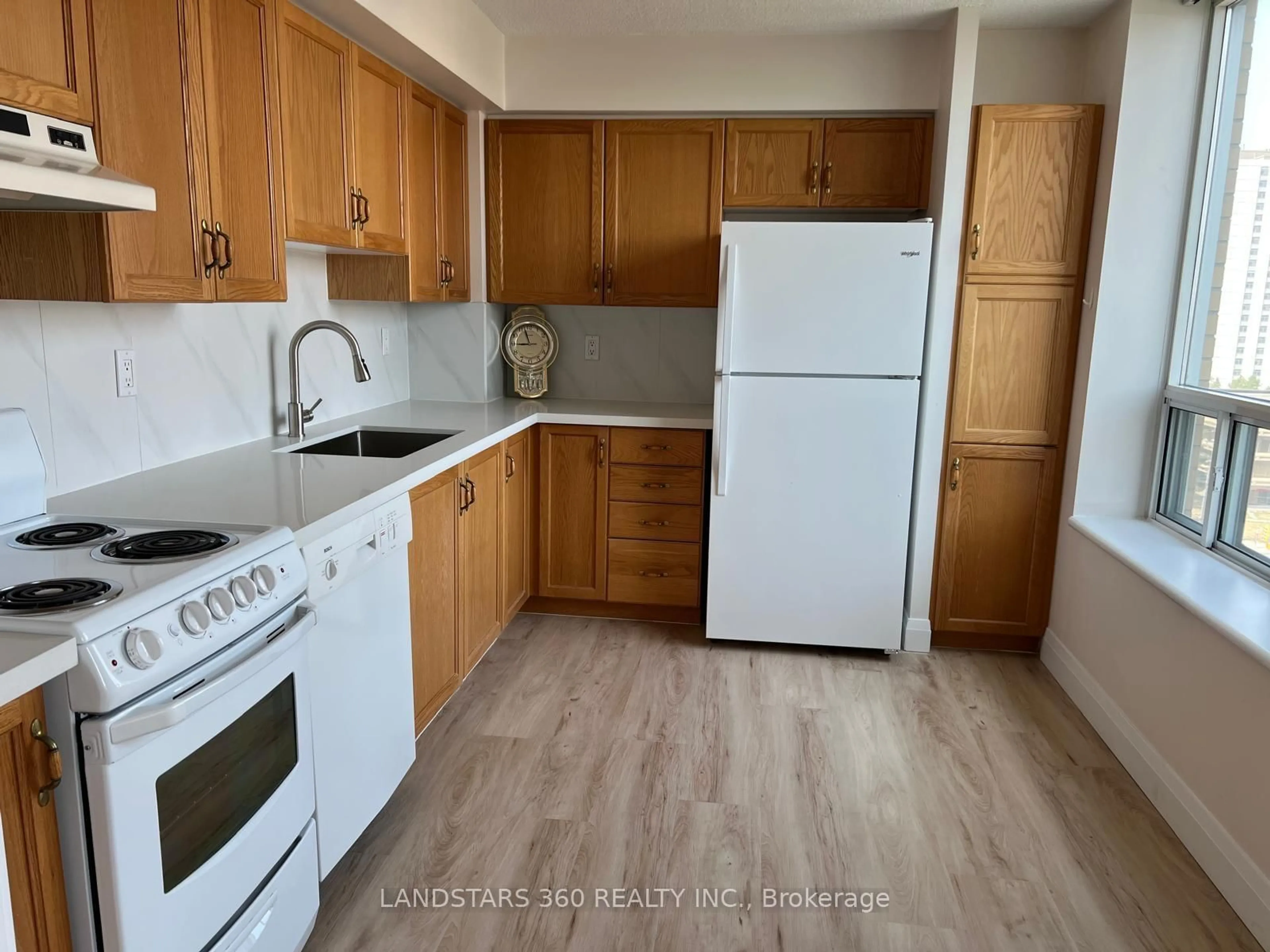 Standard kitchen, unknown for 2800 Warden Ave #1002, Toronto Ontario M1W 3Z6