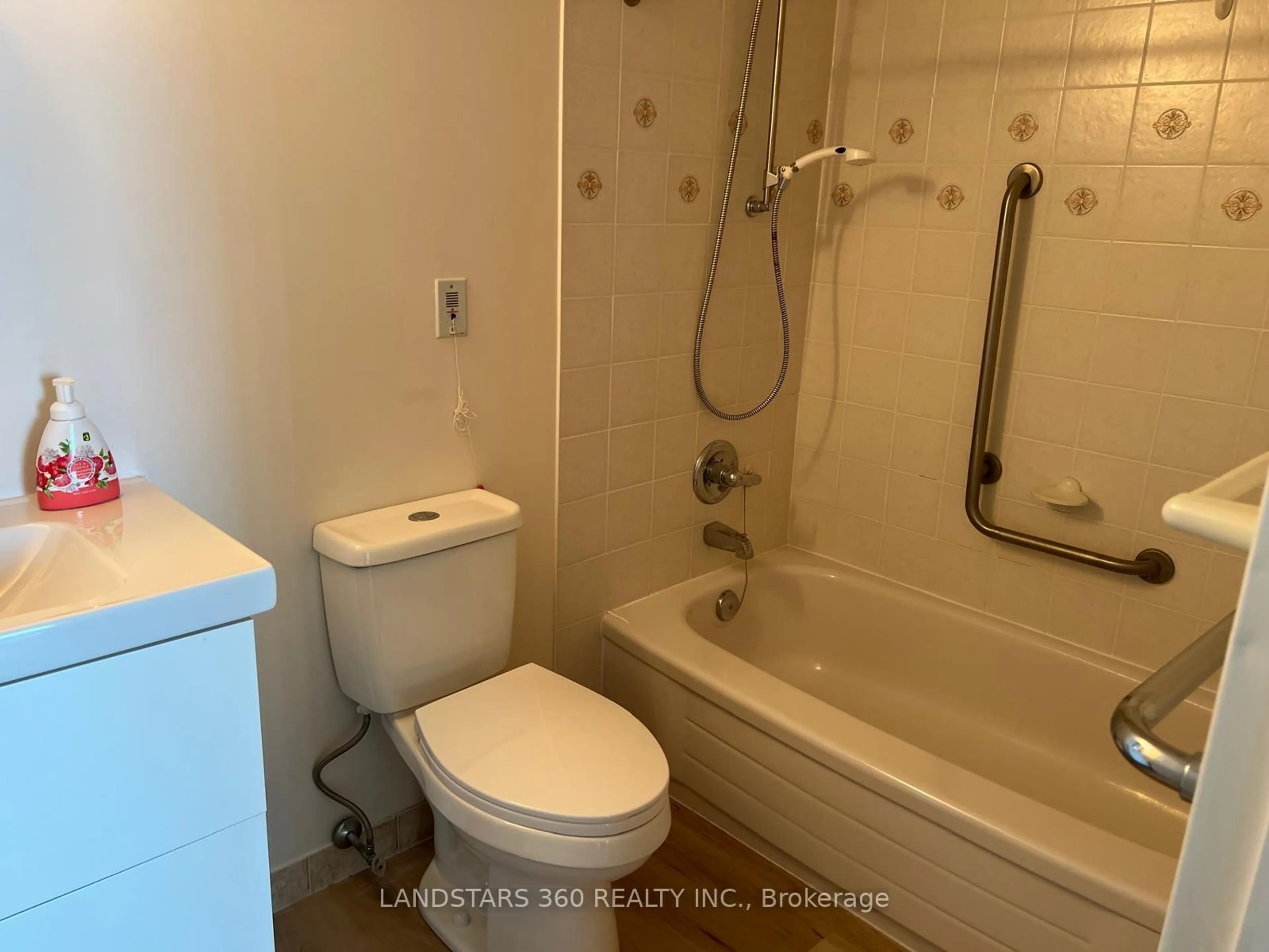 Standard bathroom, unknown for 2800 Warden Ave #1002, Toronto Ontario M1W 3Z6