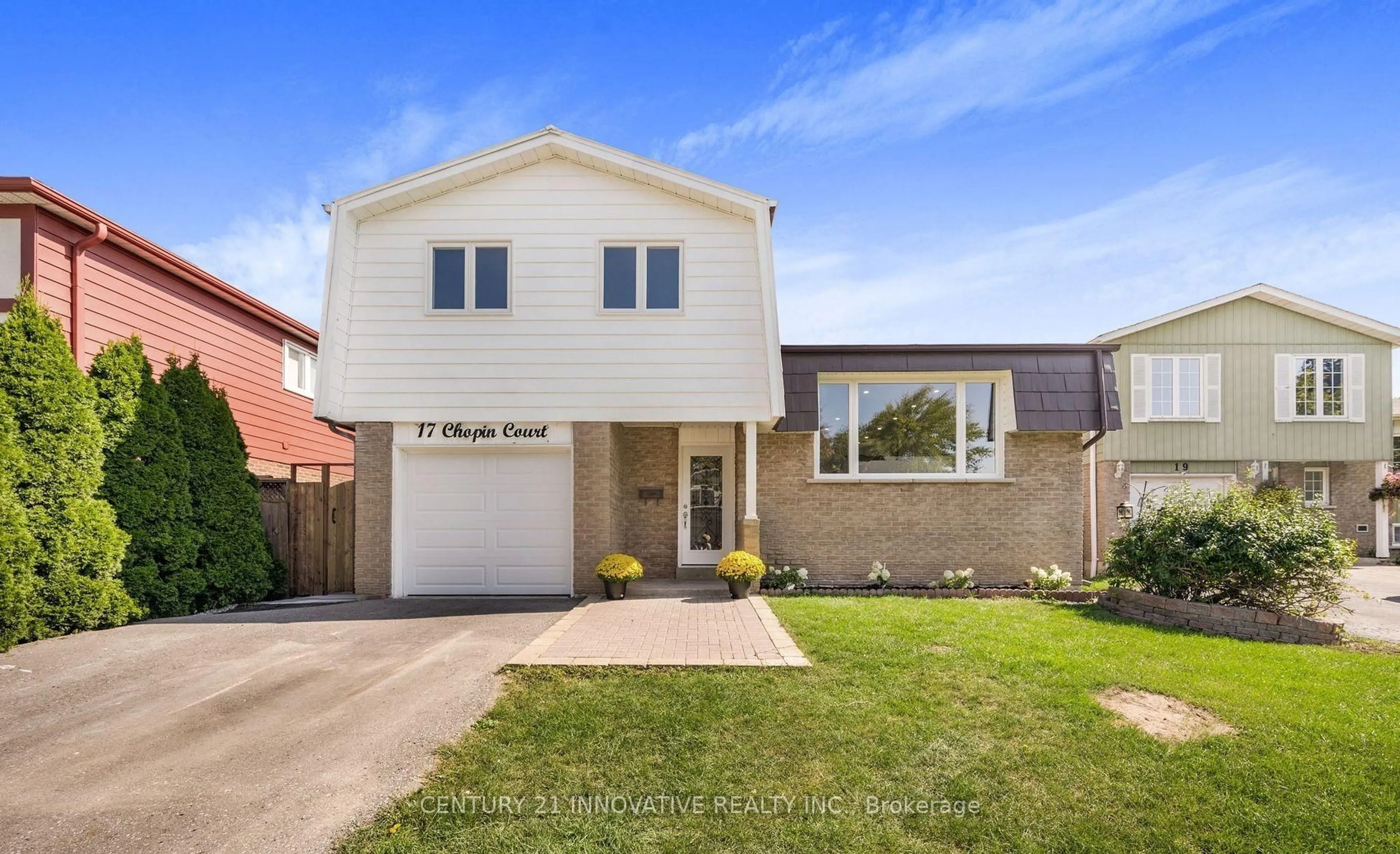 Home with brick exterior material, street for 17 Chopin Crt, Whitby Ontario L1N 6C5
