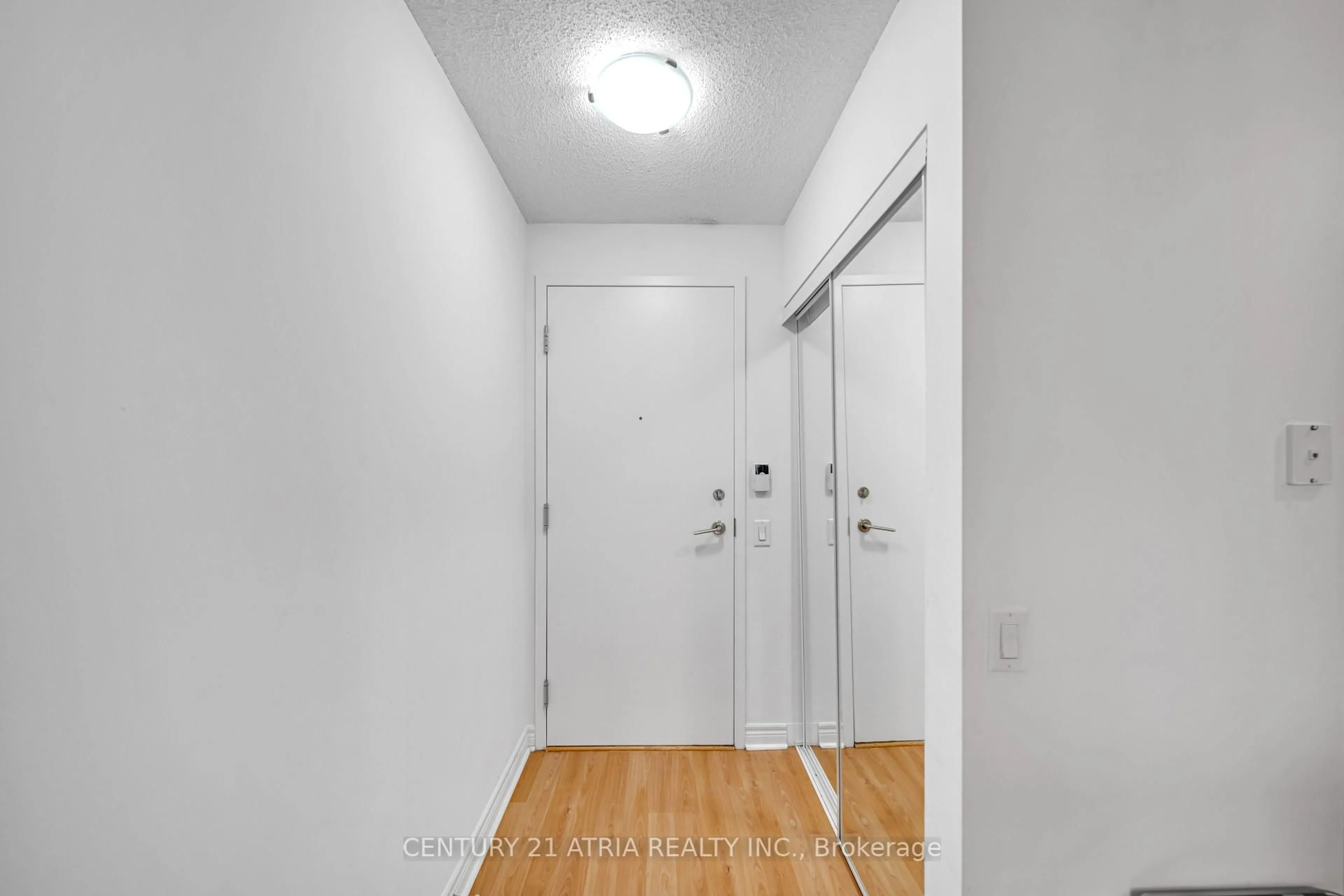 Indoor entryway for 83 Borough Dr #2804, Toronto Ontario M1P 5E4