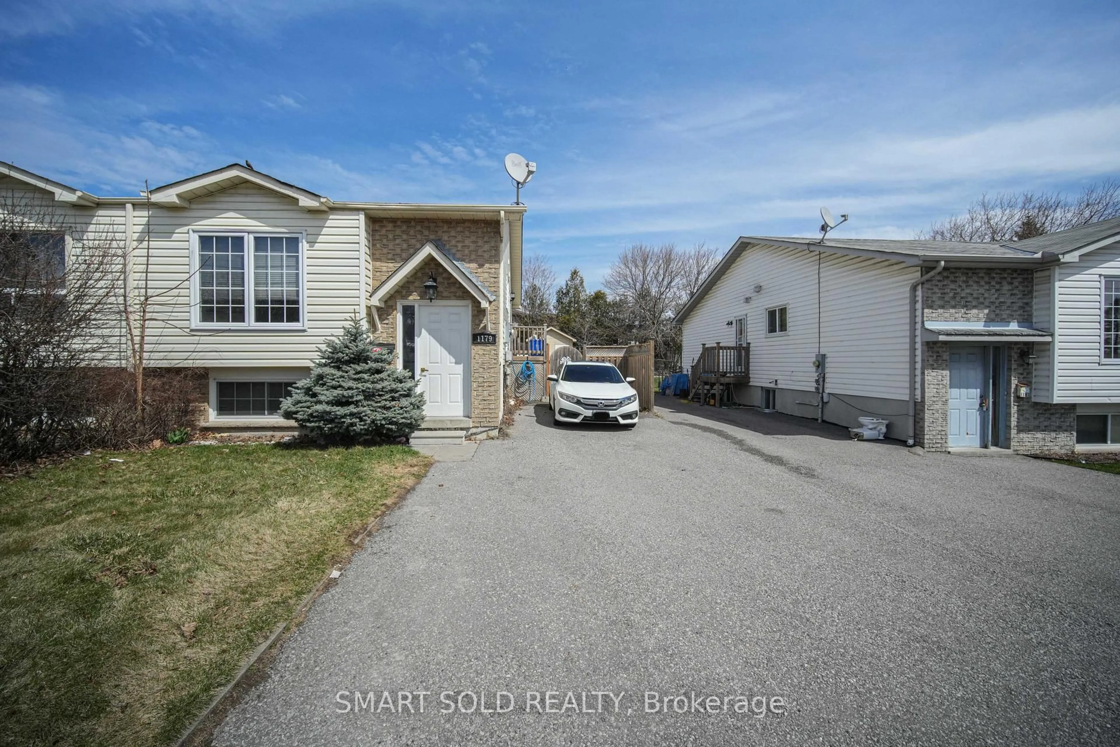 Unknown for 1179 Simcoe St, Oshawa Ontario L1H 4M1