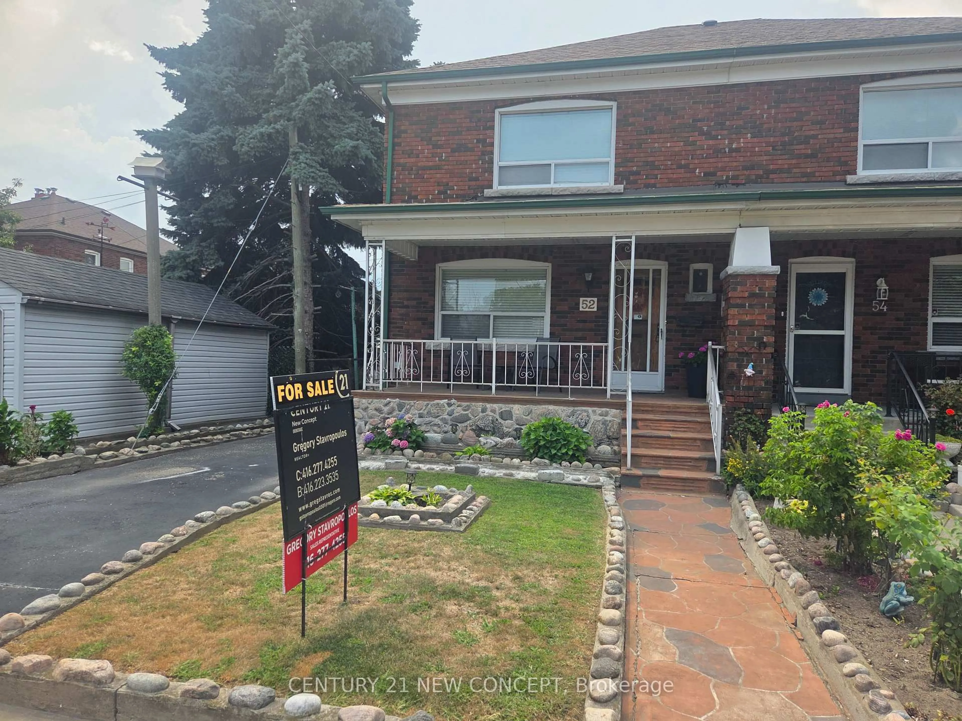 A pic from outside/outdoor area/front of a property/back of a property/a pic from drone, street for 52 Frankdale Ave, Toronto Ontario M4J 4A2
