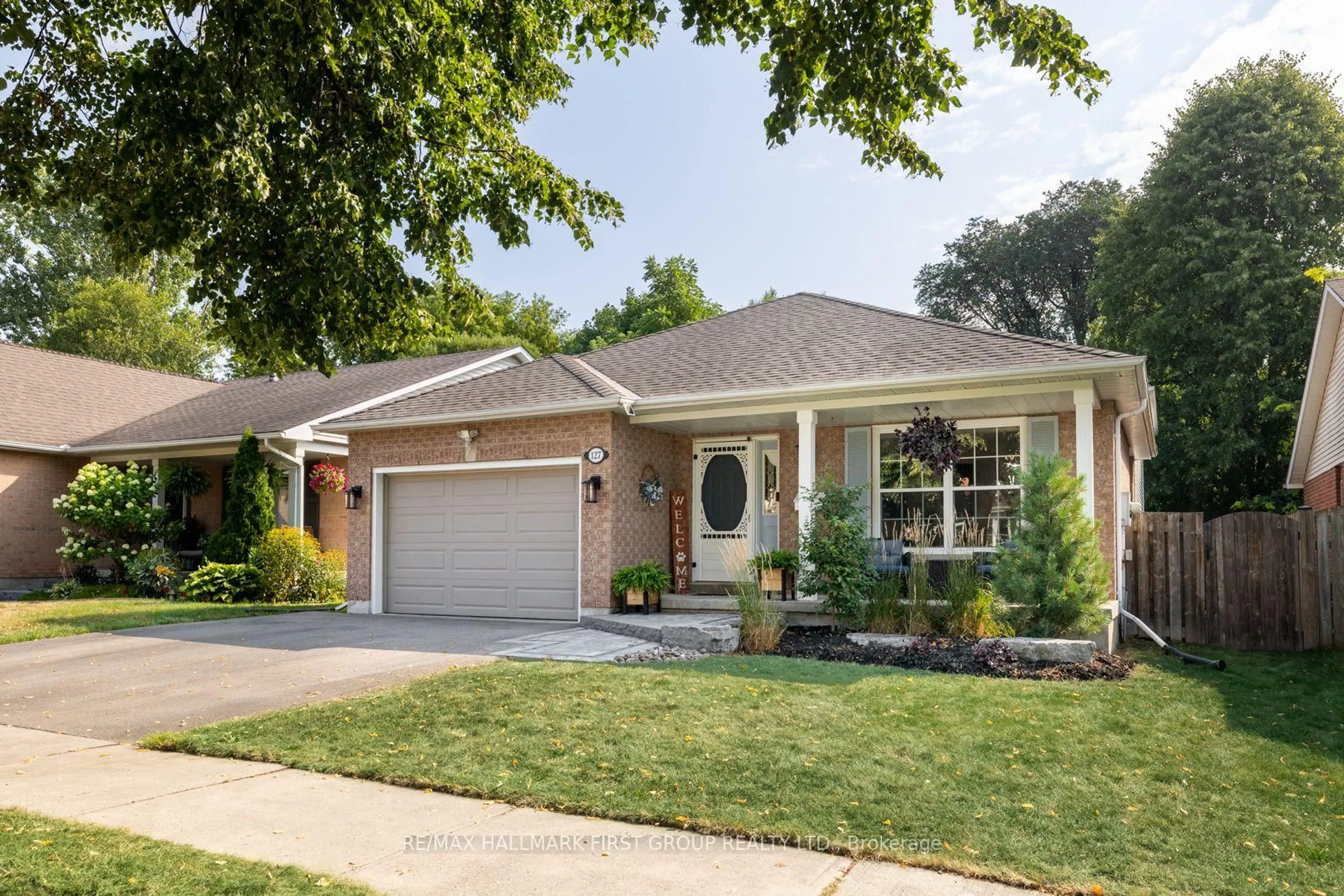 Home with brick exterior material, street for 127 Rhonda Blvd, Clarington Ontario L1C 4M9