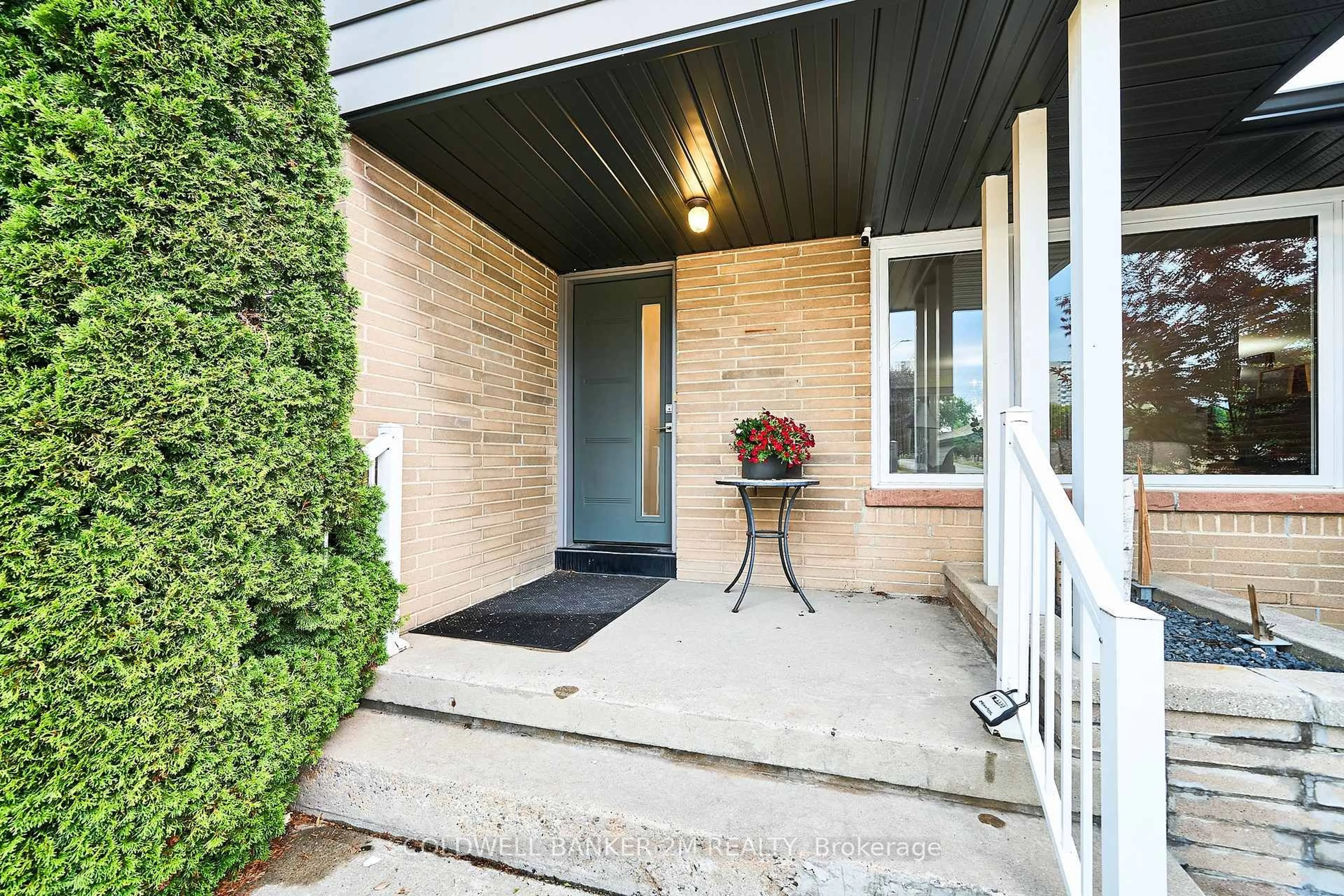 Indoor entryway for 41 Roosevelt Ave, Ajax Ontario L1S 2L5