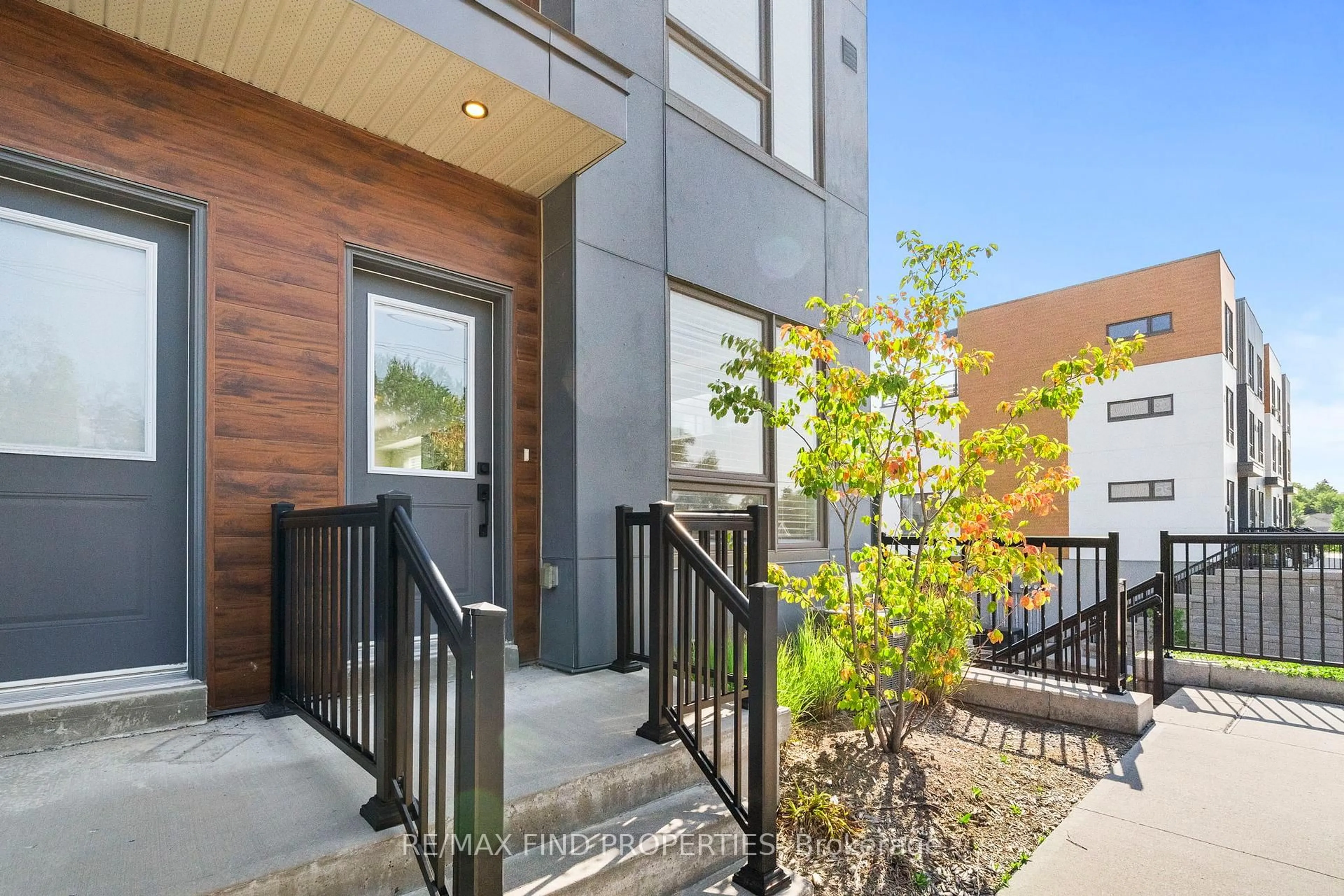 Unknown for 1622 Pleasure Valley Path, Oshawa Ontario L1G 0E3