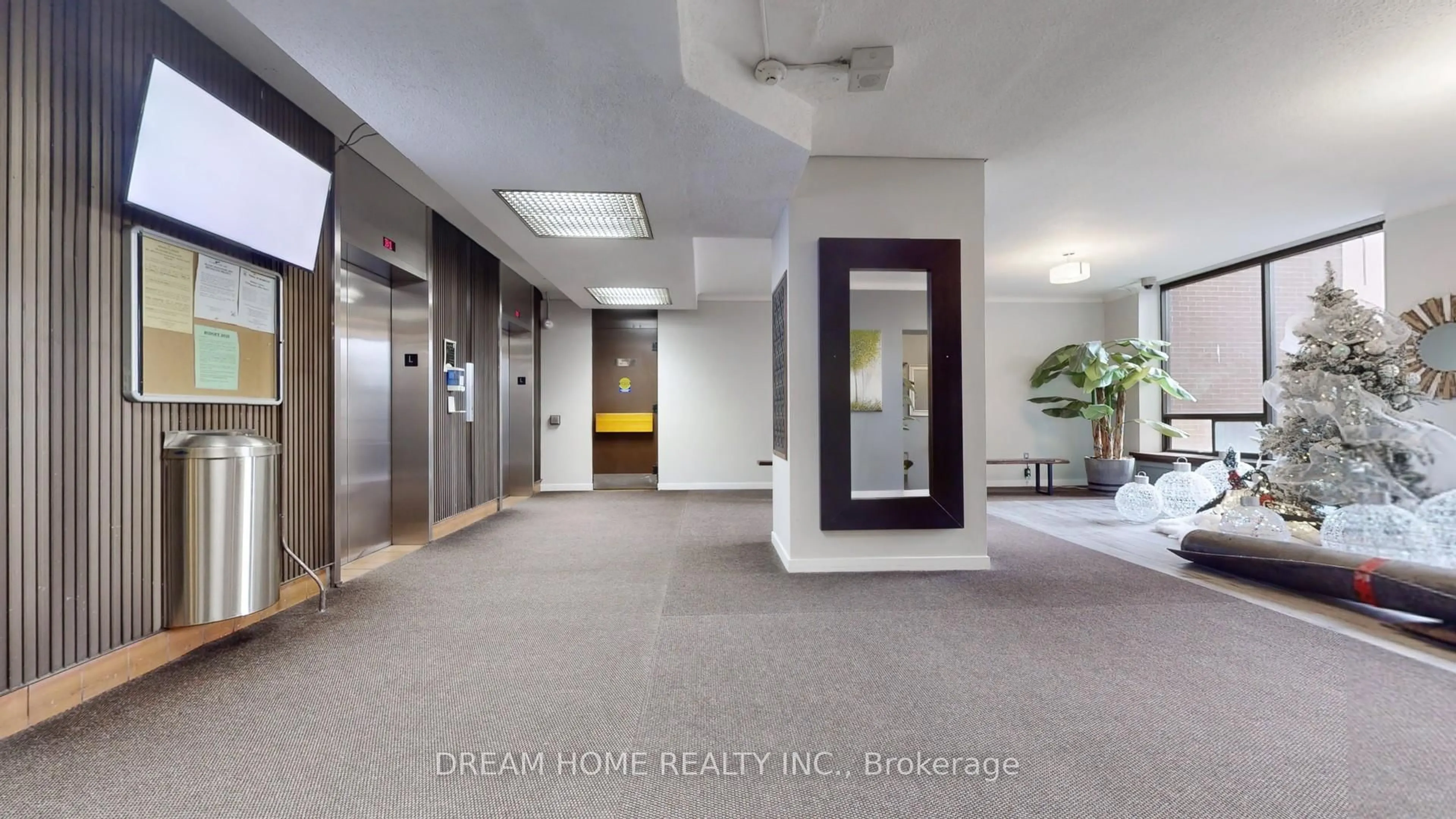 Indoor foyer for 5 Massey Sq #1815, Toronto Ontario M4C 5L6