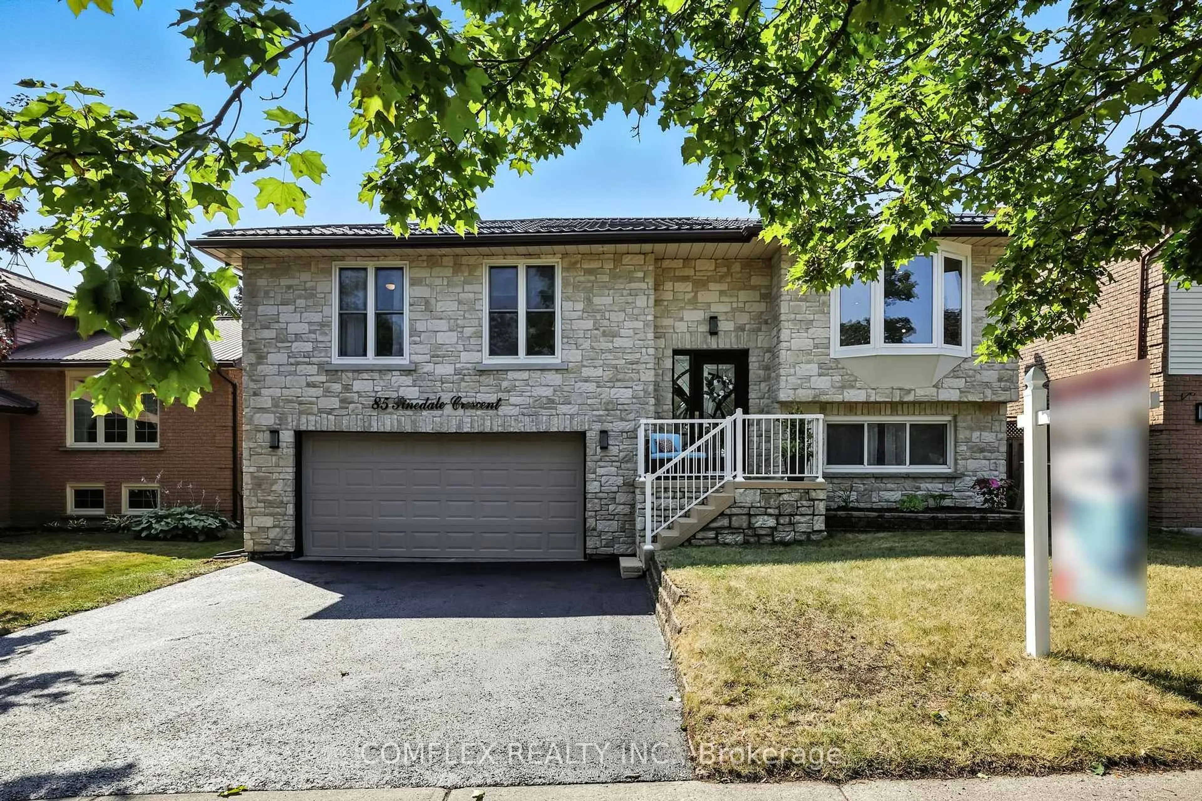 Home with brick exterior material, street for 85 Pinedale Cres, Clarington Ontario L1E 1C4