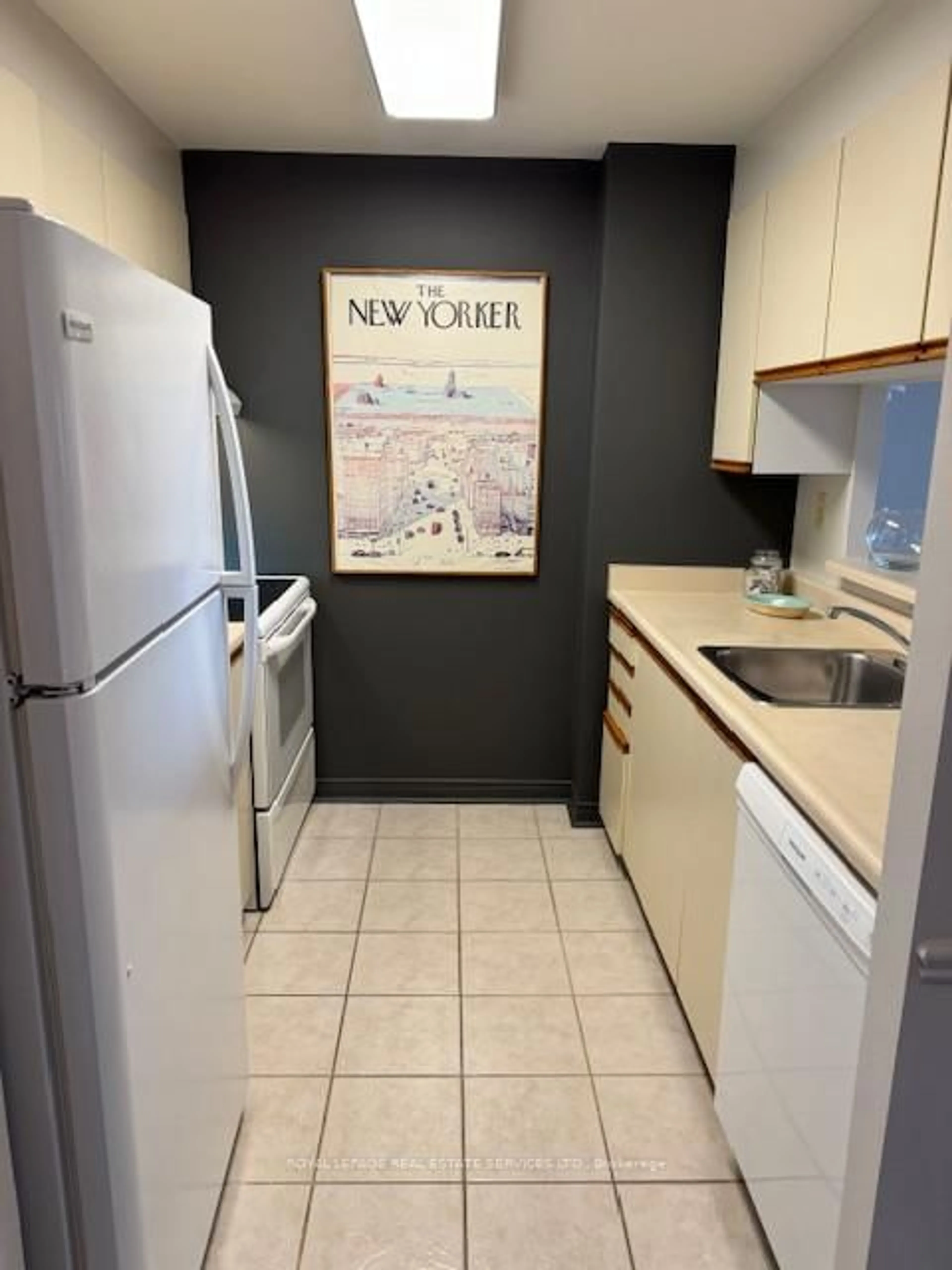 Standard kitchen, unknown for 1655 Pickering Pkwy #406, Pickering Ontario L1V 6L3