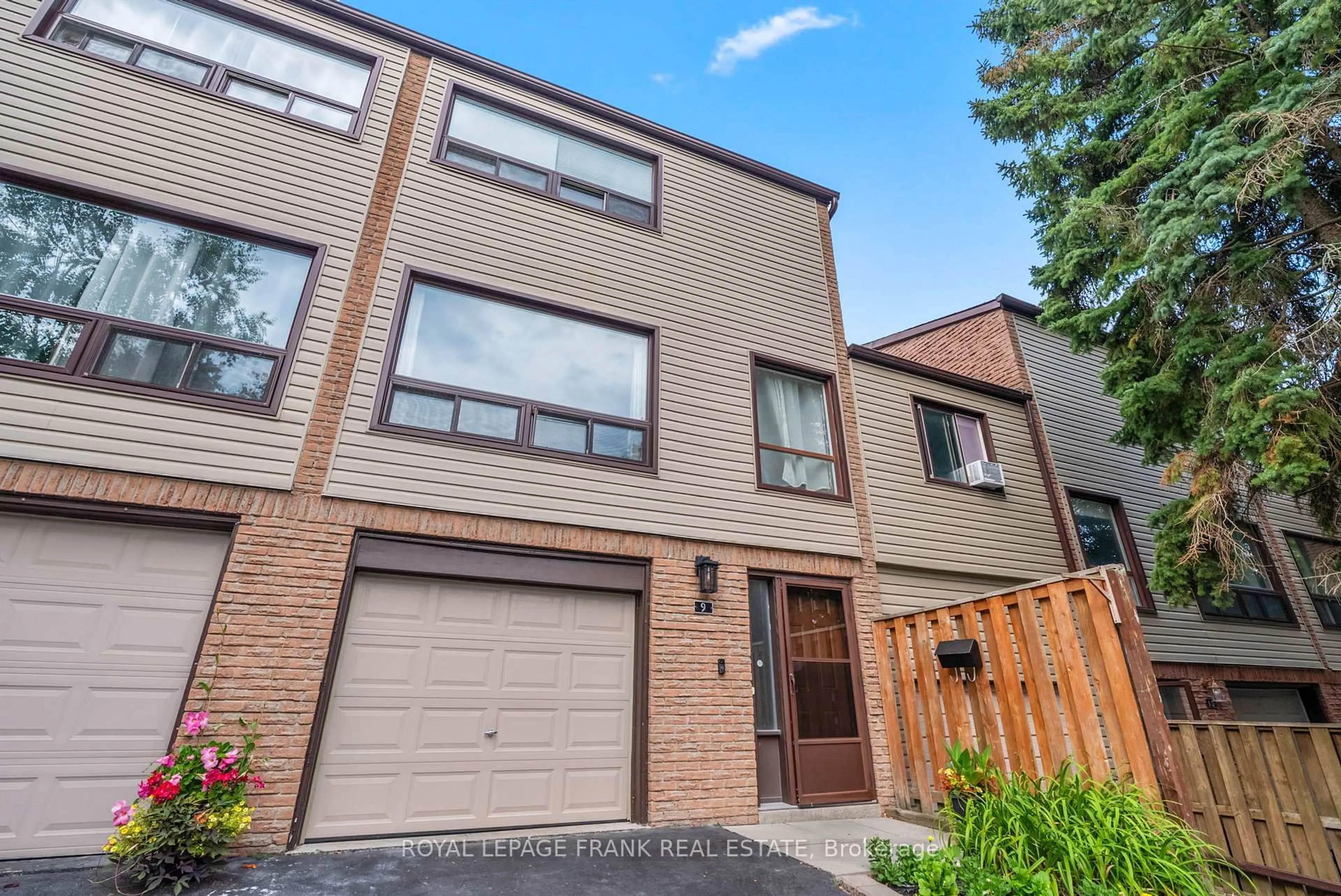 Home with brick exterior material, street for 9 The Bridle Path, Clarington Ontario L1C 3W1