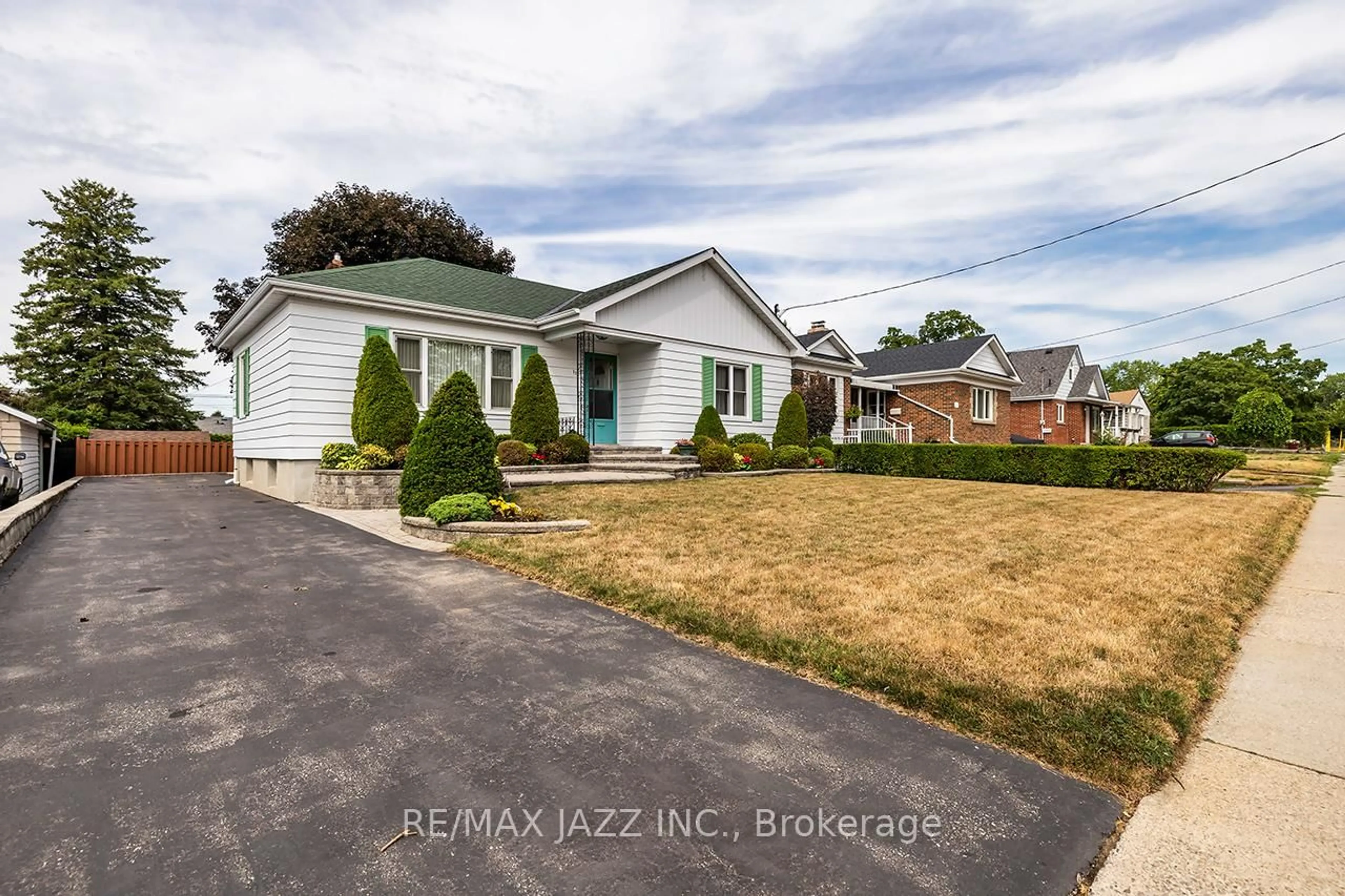 Unknown for 114 Fernhill Blvd, Oshawa Ontario L1J 5J3