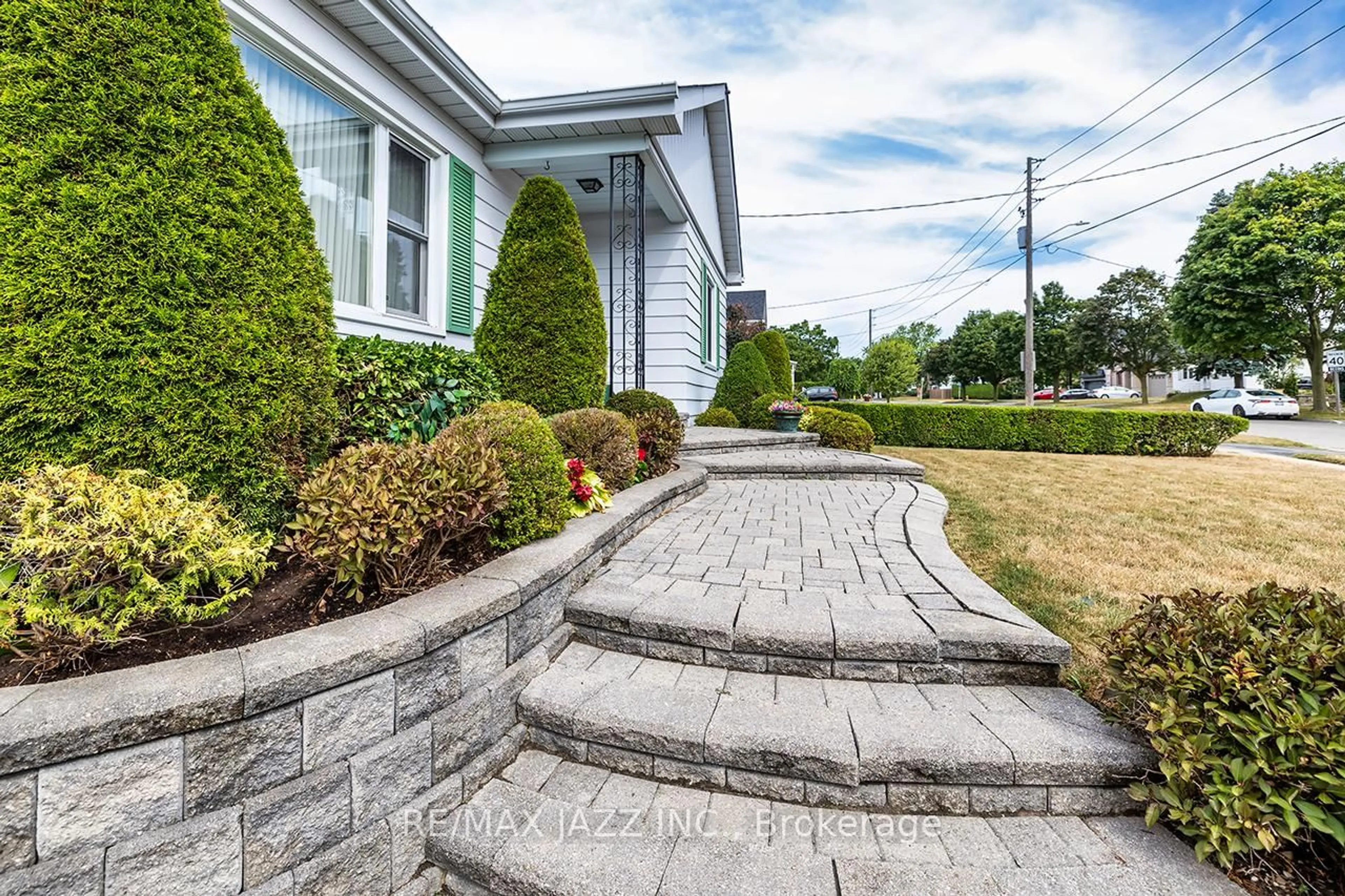 Home with brick exterior material, street for 114 Fernhill Blvd, Oshawa Ontario L1J 5J3