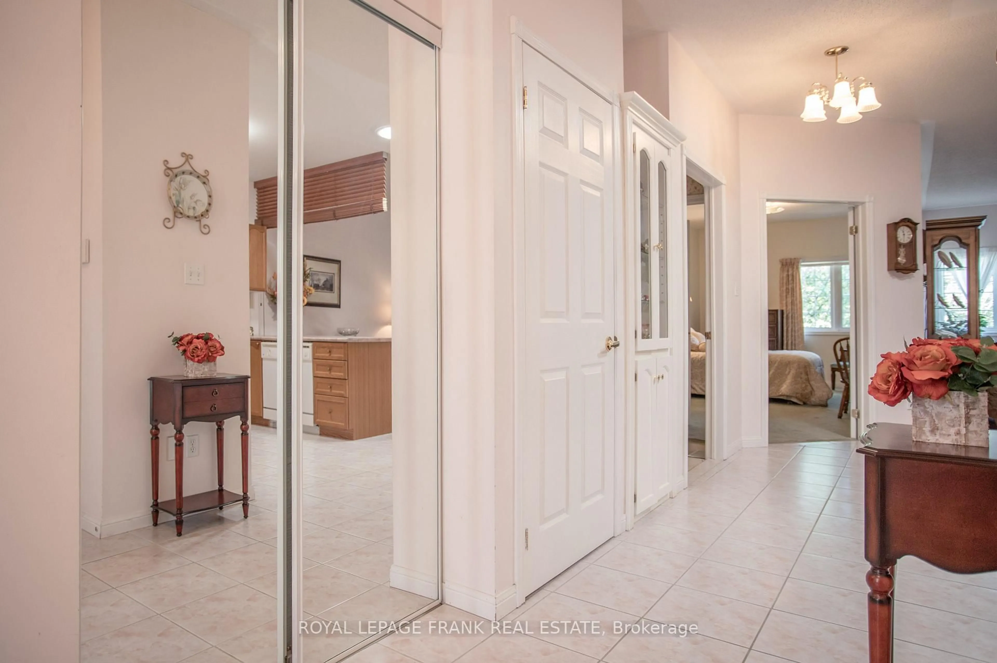 Indoor foyer for 1111 Wilson Rd #48, Oshawa Ontario L1G 8C2