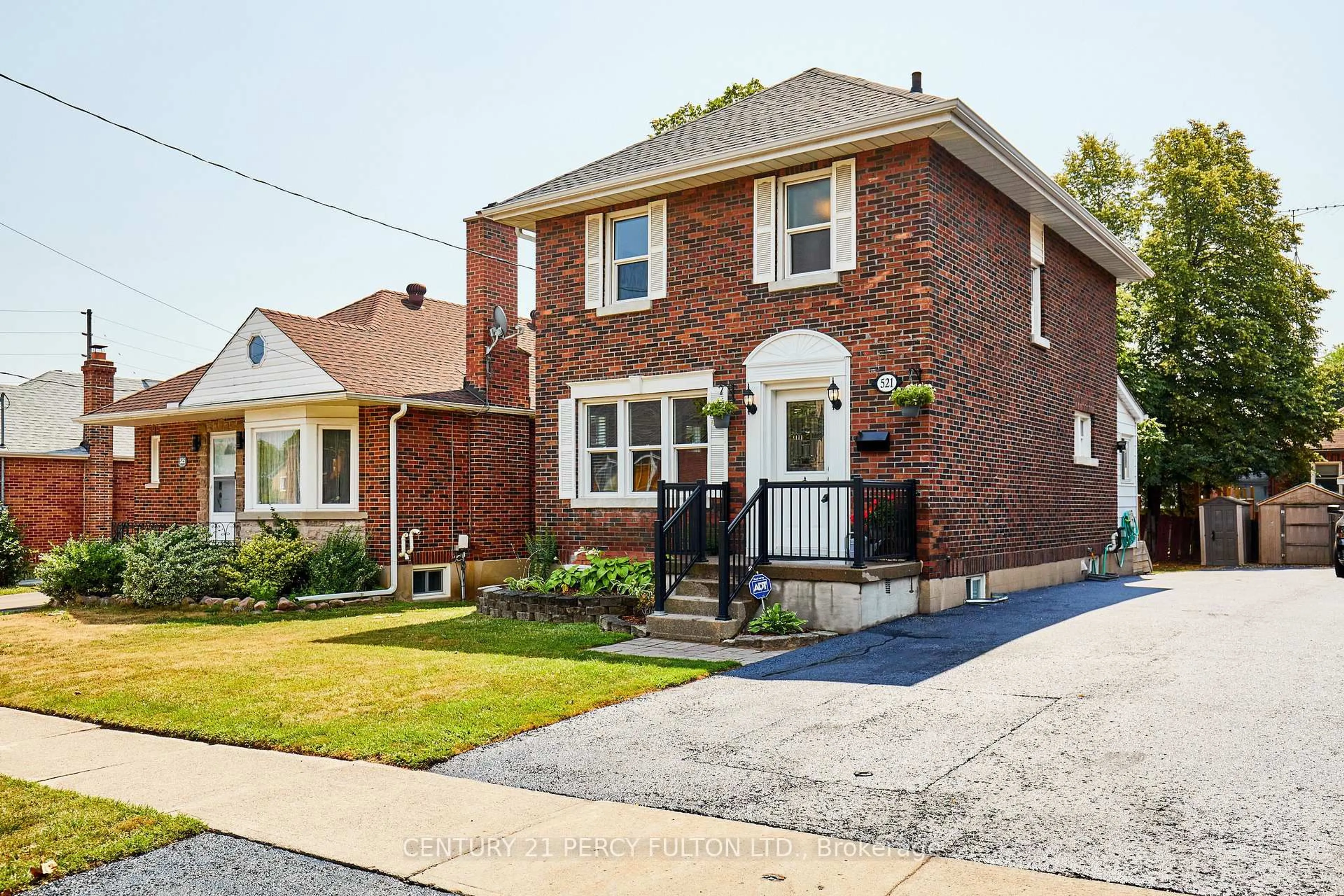 Home with brick exterior material, street for 521 Rogers St, Oshawa Ontario L1G 1C5