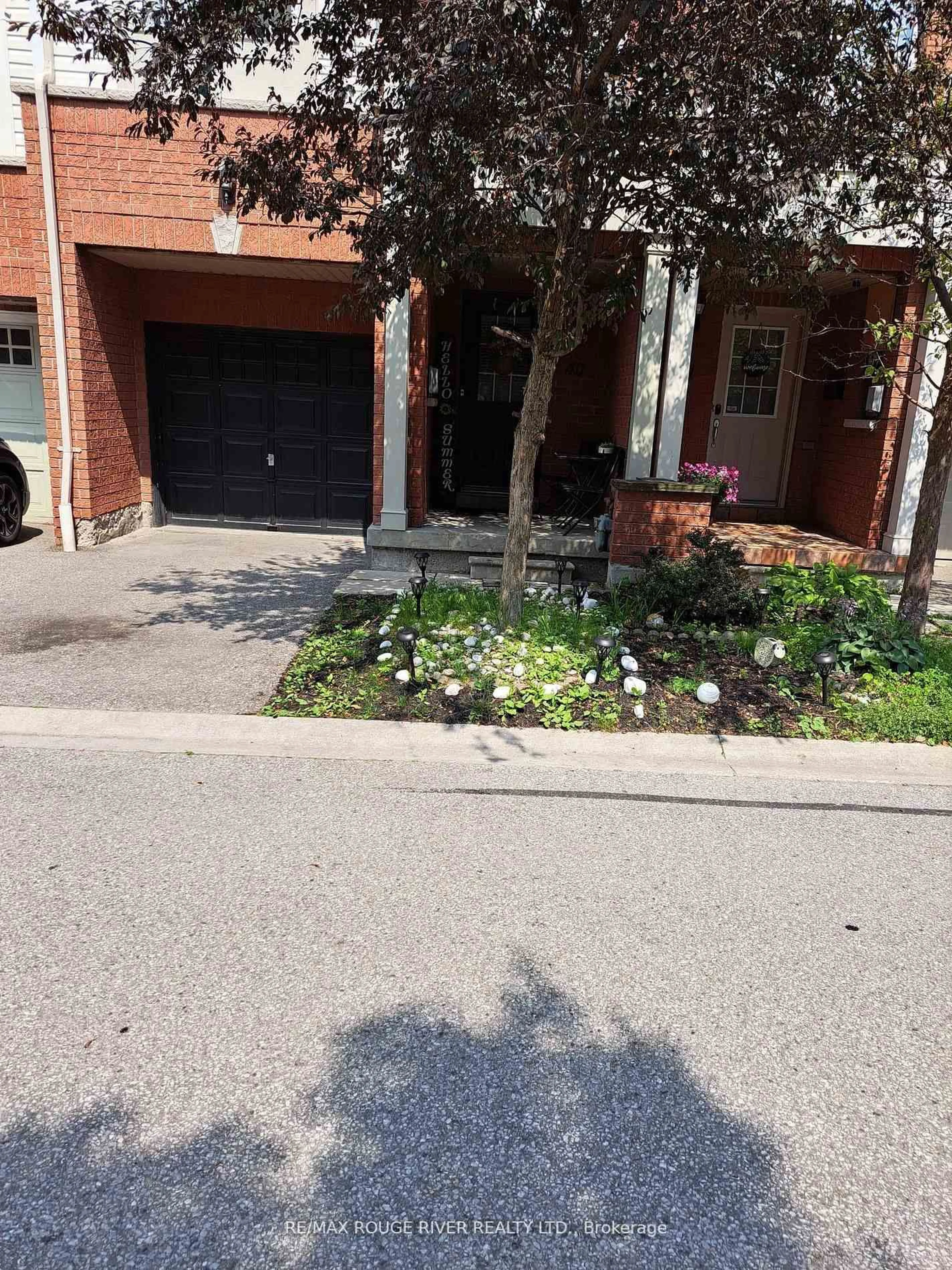 Home with brick exterior material, street for 1850 Kingston Rd #40, Pickering Ontario L1V 0A2