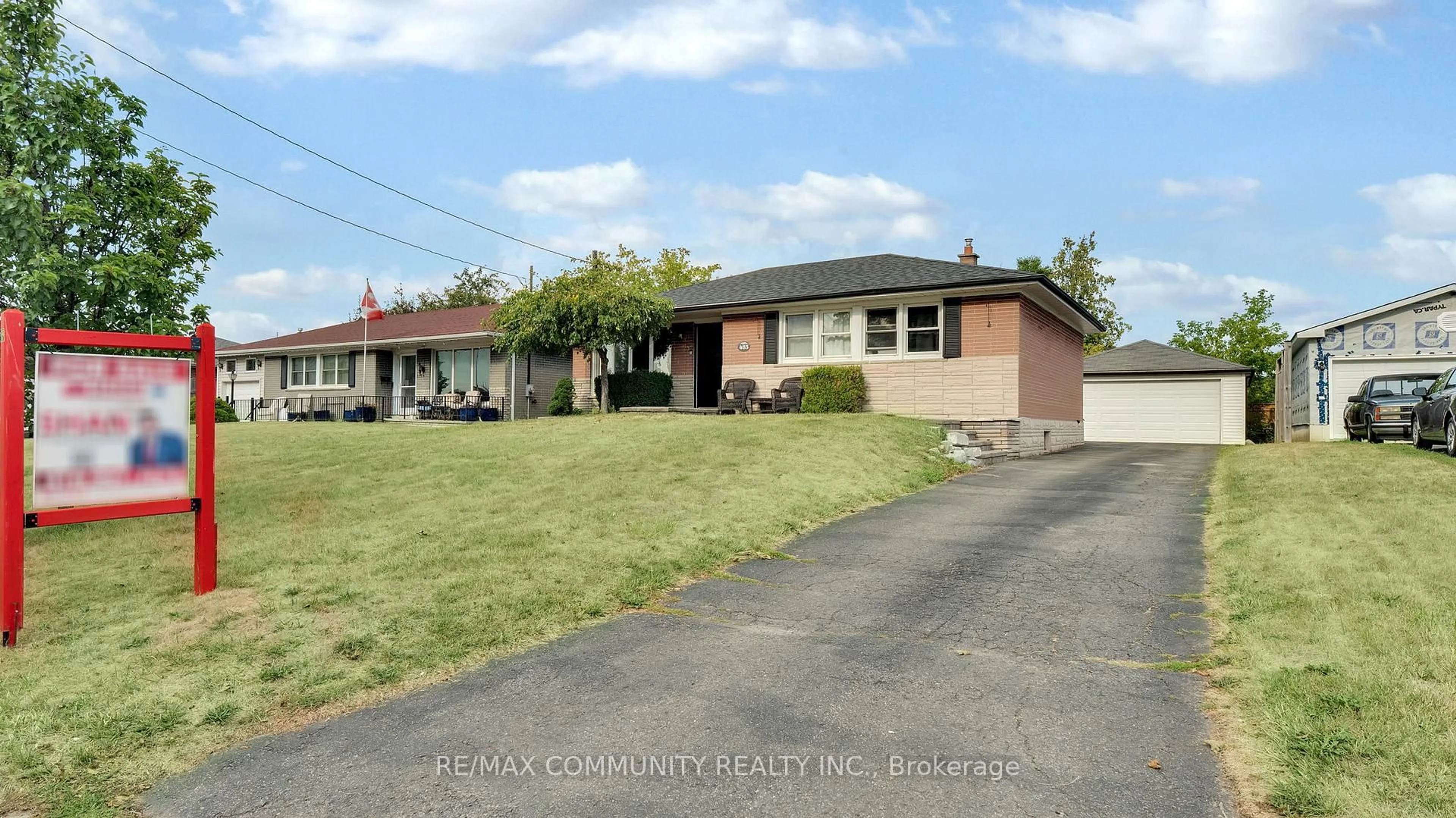 Unknown for 483 Byron Crt, Oshawa Ontario L1H 6S1