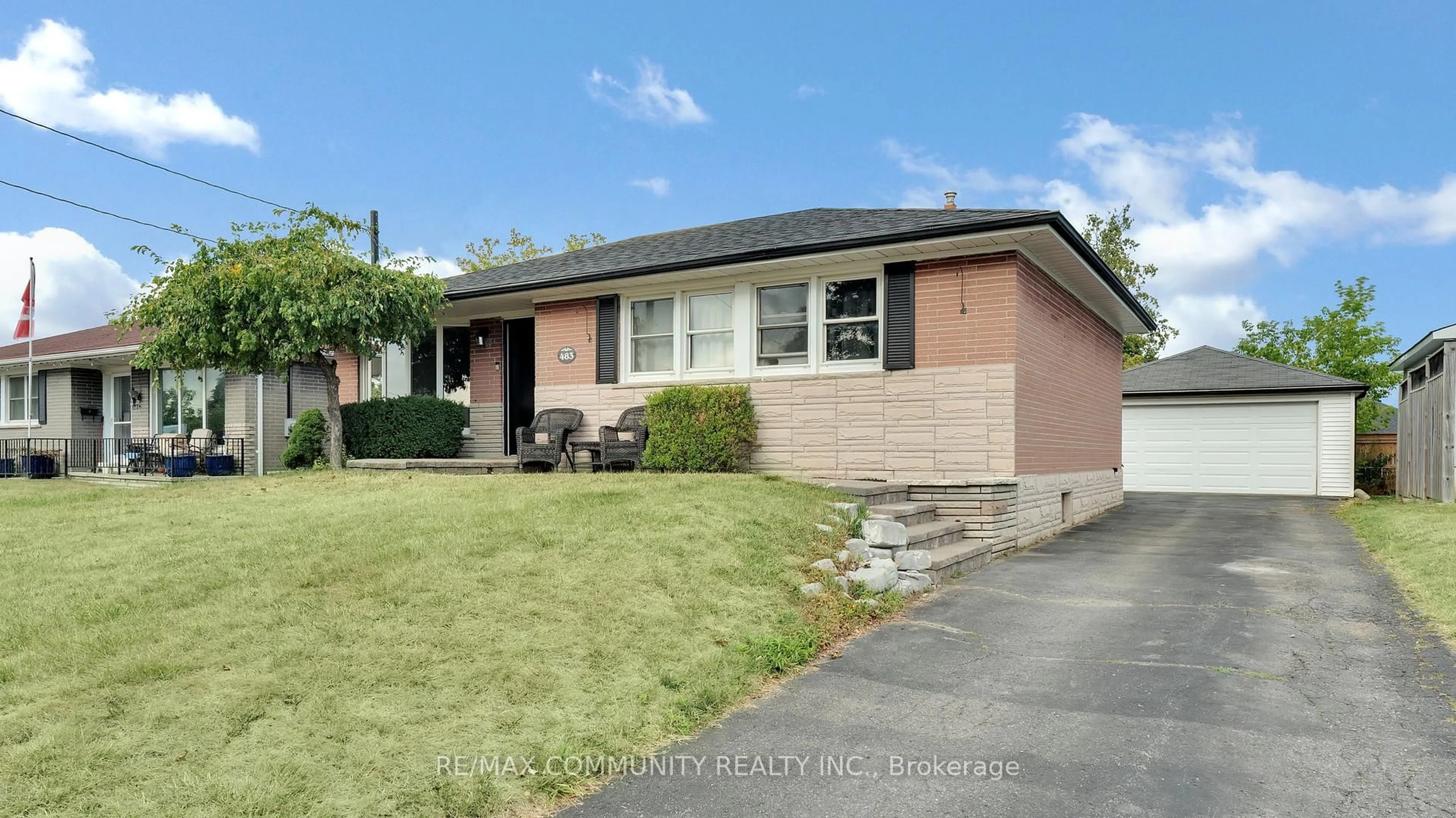 Home with brick exterior material, street for 483 Byron Crt, Oshawa Ontario L1H 6S1