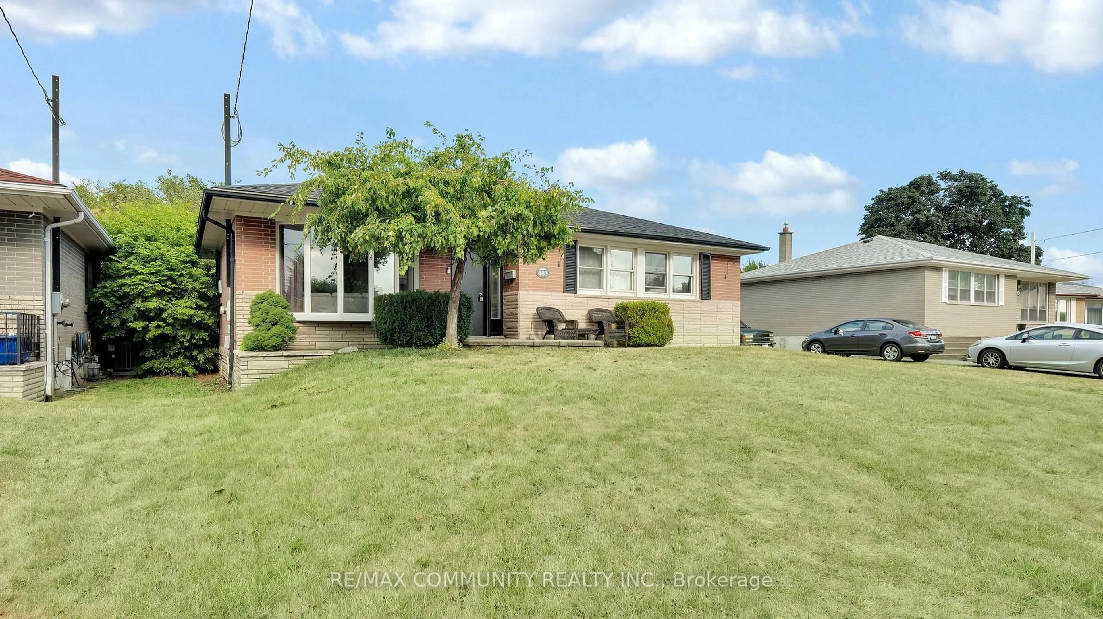 Home with brick exterior material, street for 483 Byron Crt, Oshawa Ontario L1H 6S1
