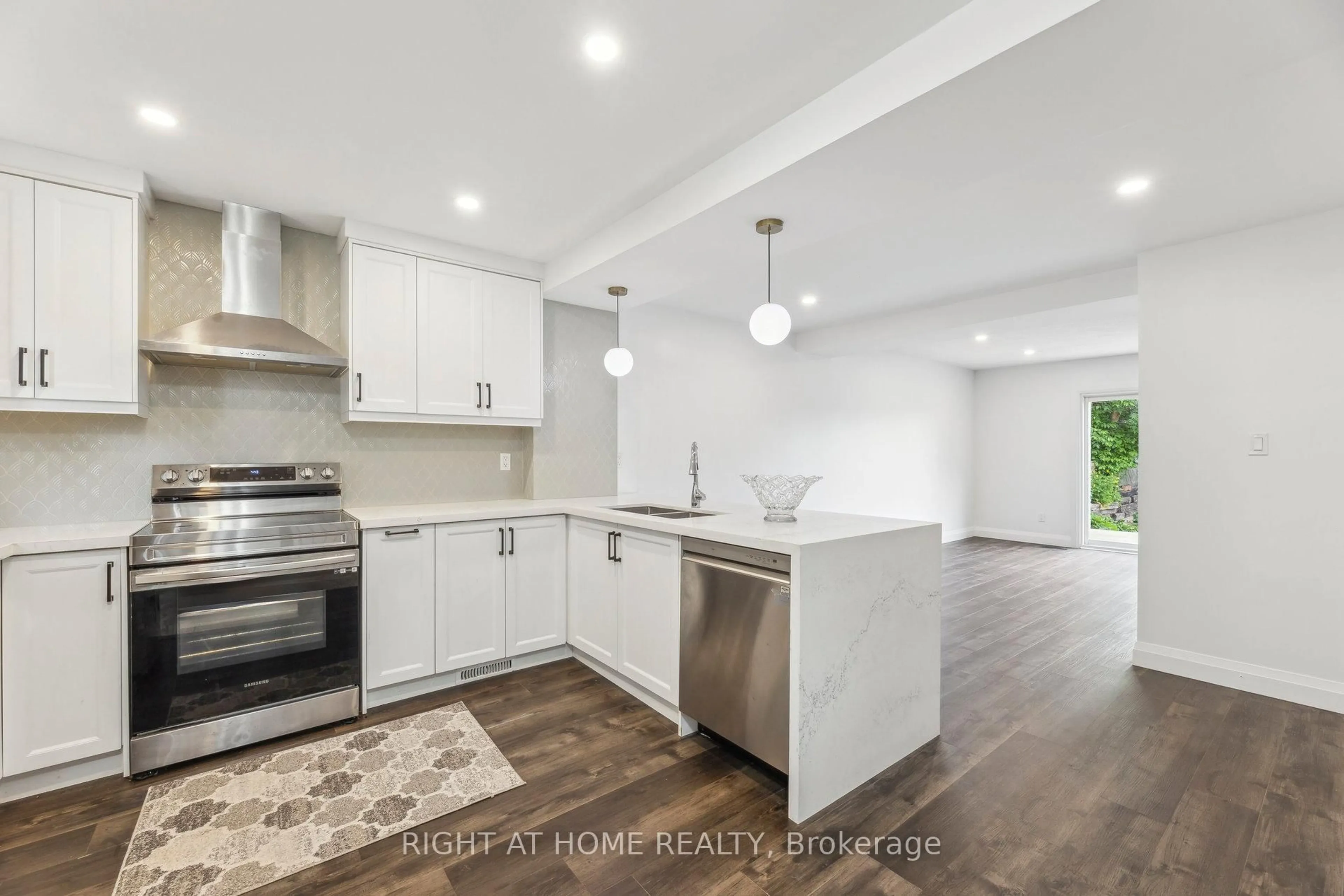 Open concept kitchen, unknown for 1183 Southdale Ave, Oshawa Ontario L1H 7Z1