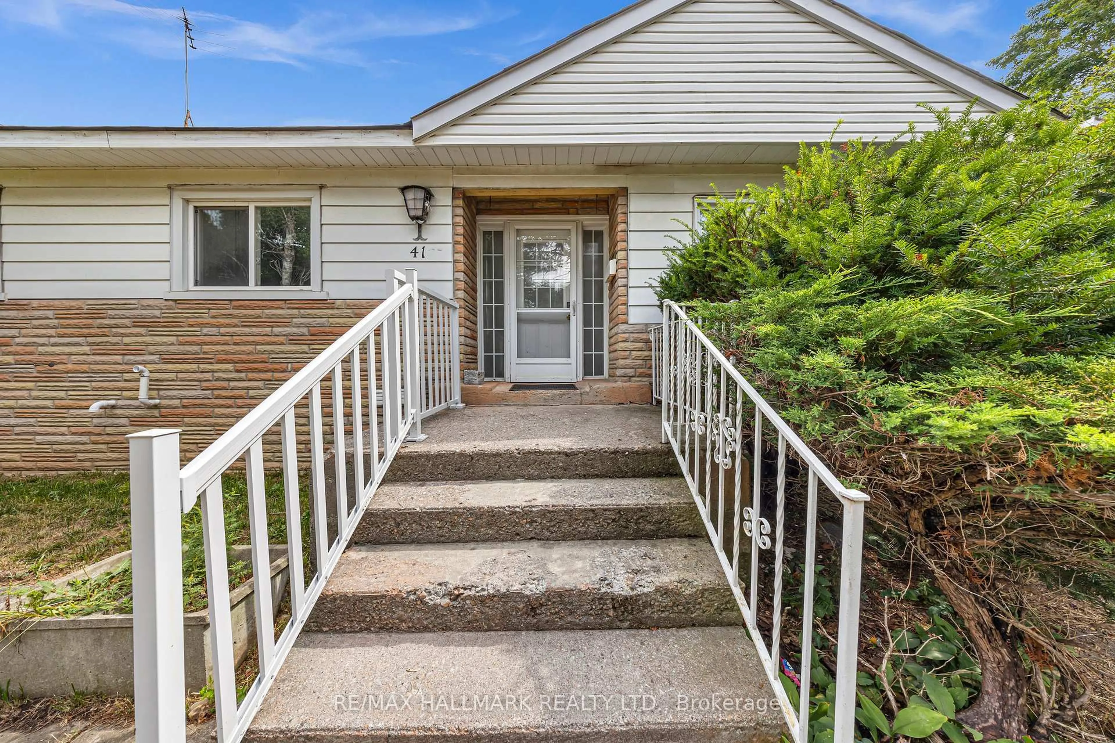 Unknown for 41 Minnacote Ave, Toronto Ontario M1E 4B2