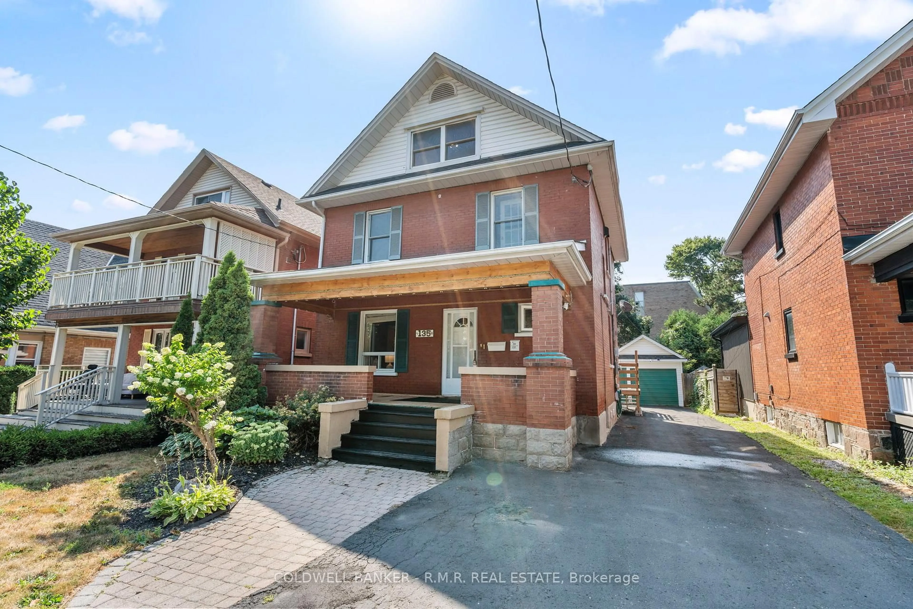 Home with brick exterior material, street for 135 Brock St, Oshawa Ontario L1G 1S2