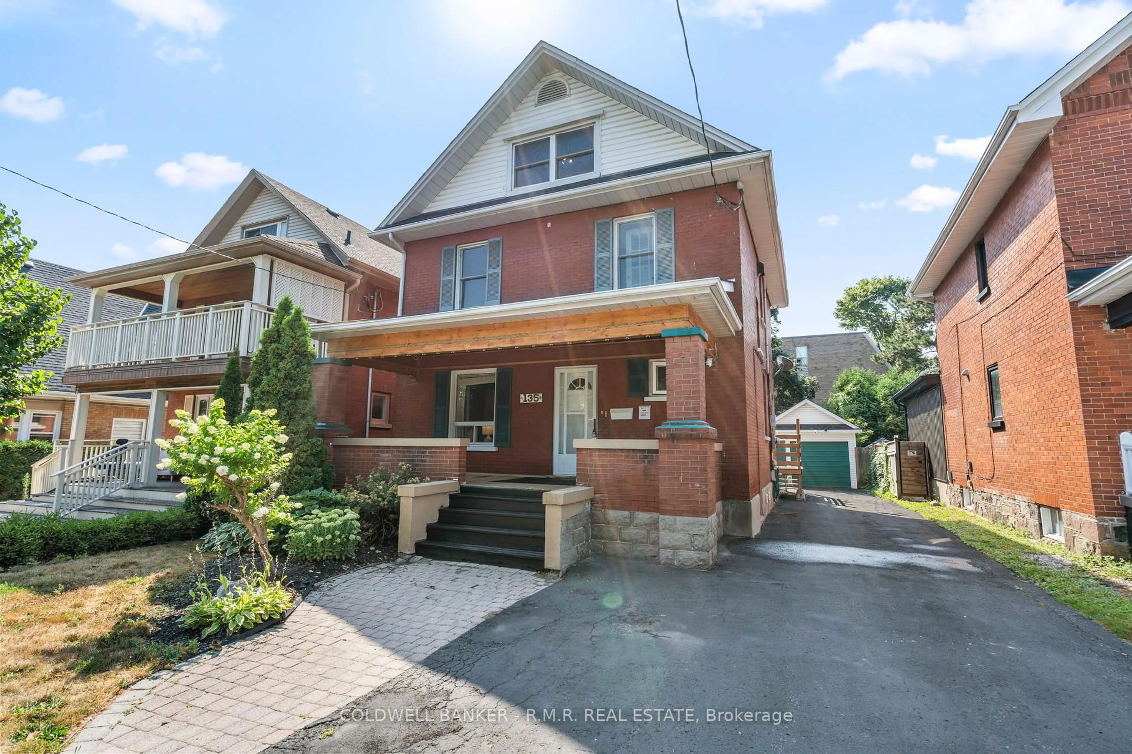 Home with brick exterior material, street for 135 Brock St, Oshawa Ontario L1G 1S2