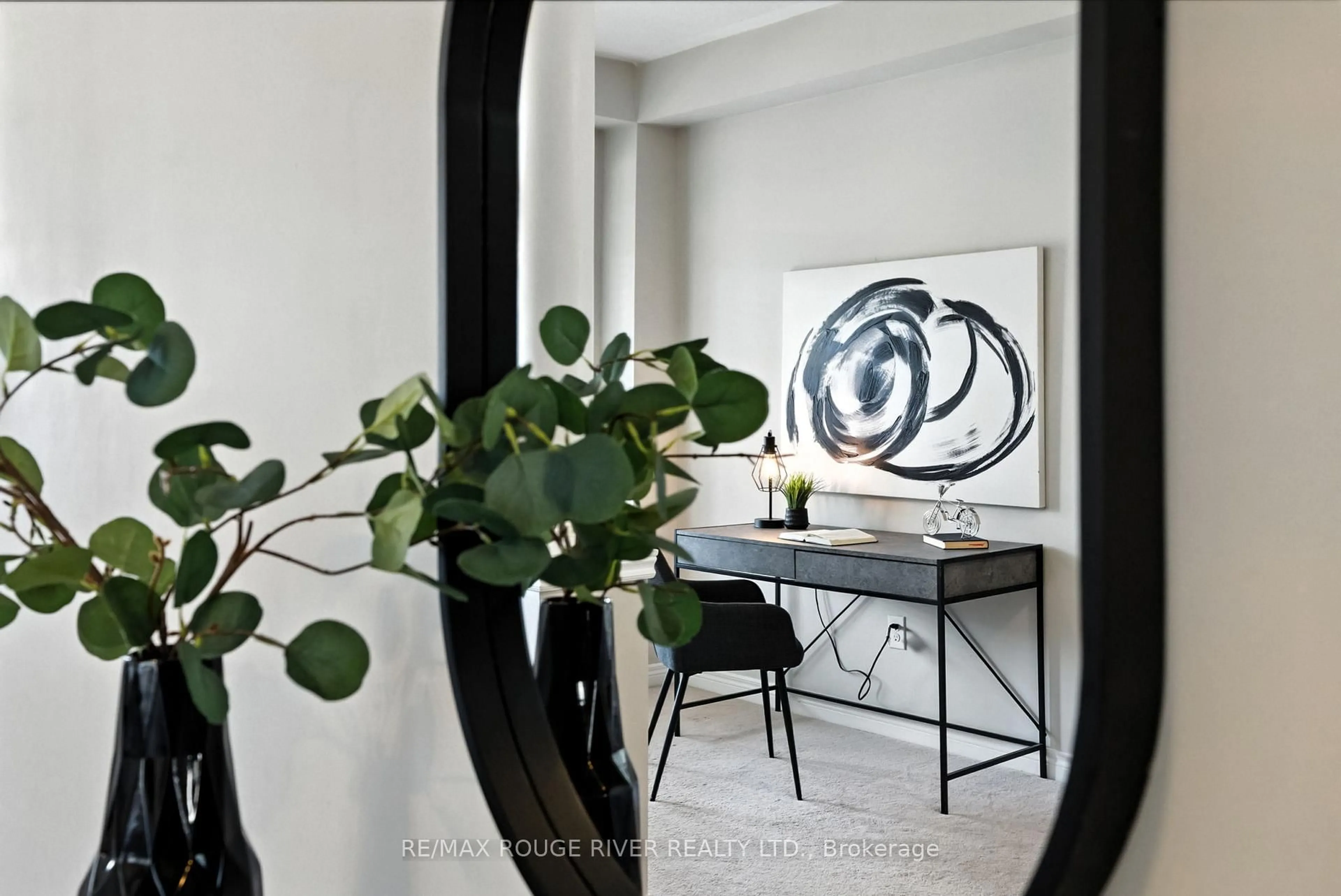 Indoor entryway for 47 James Govan Dr, Whitby Ontario L1N 0J9
