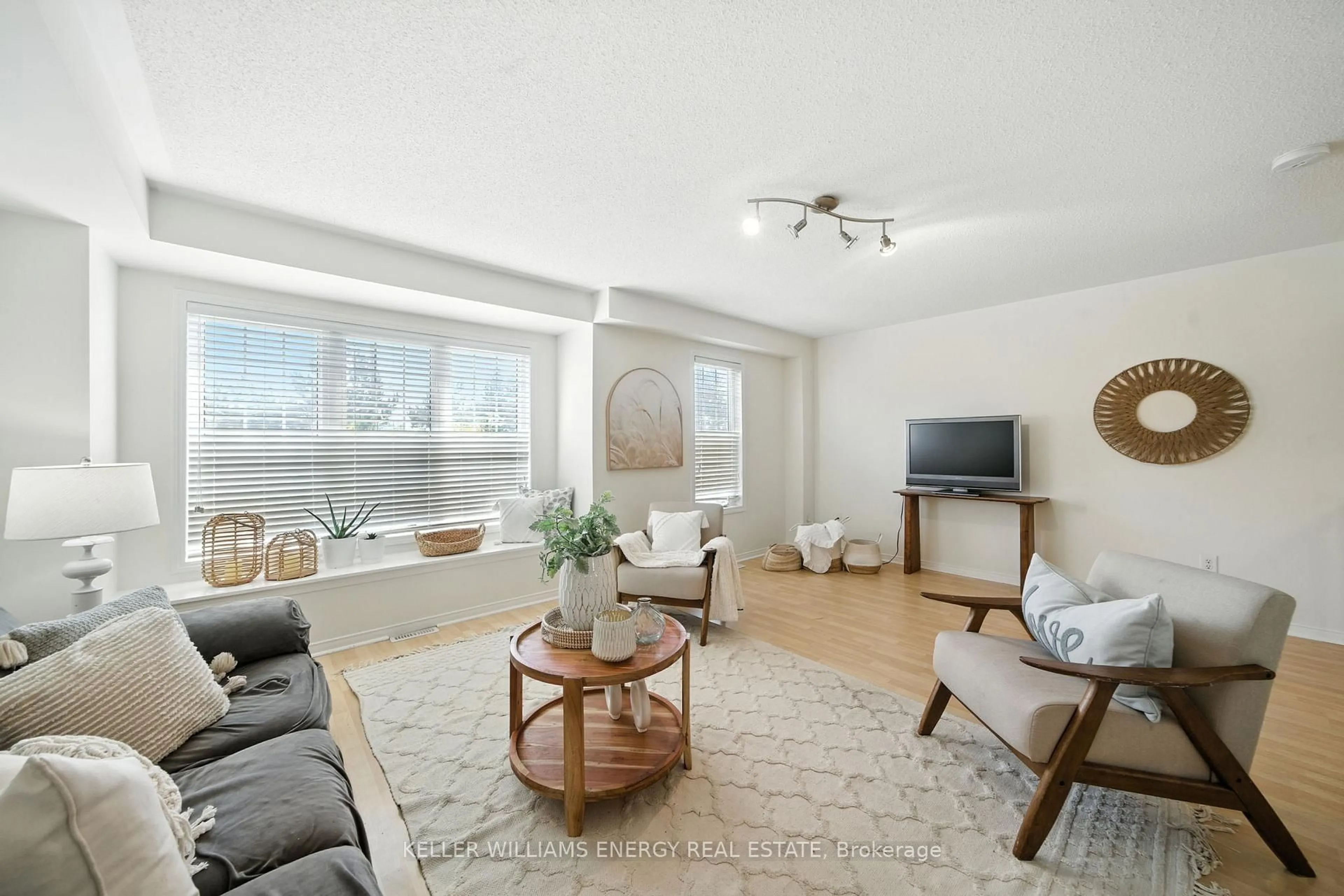 Living room with furniture, unknown for 1790 Finch Ave #15, Pickering Ontario L1V 0A1