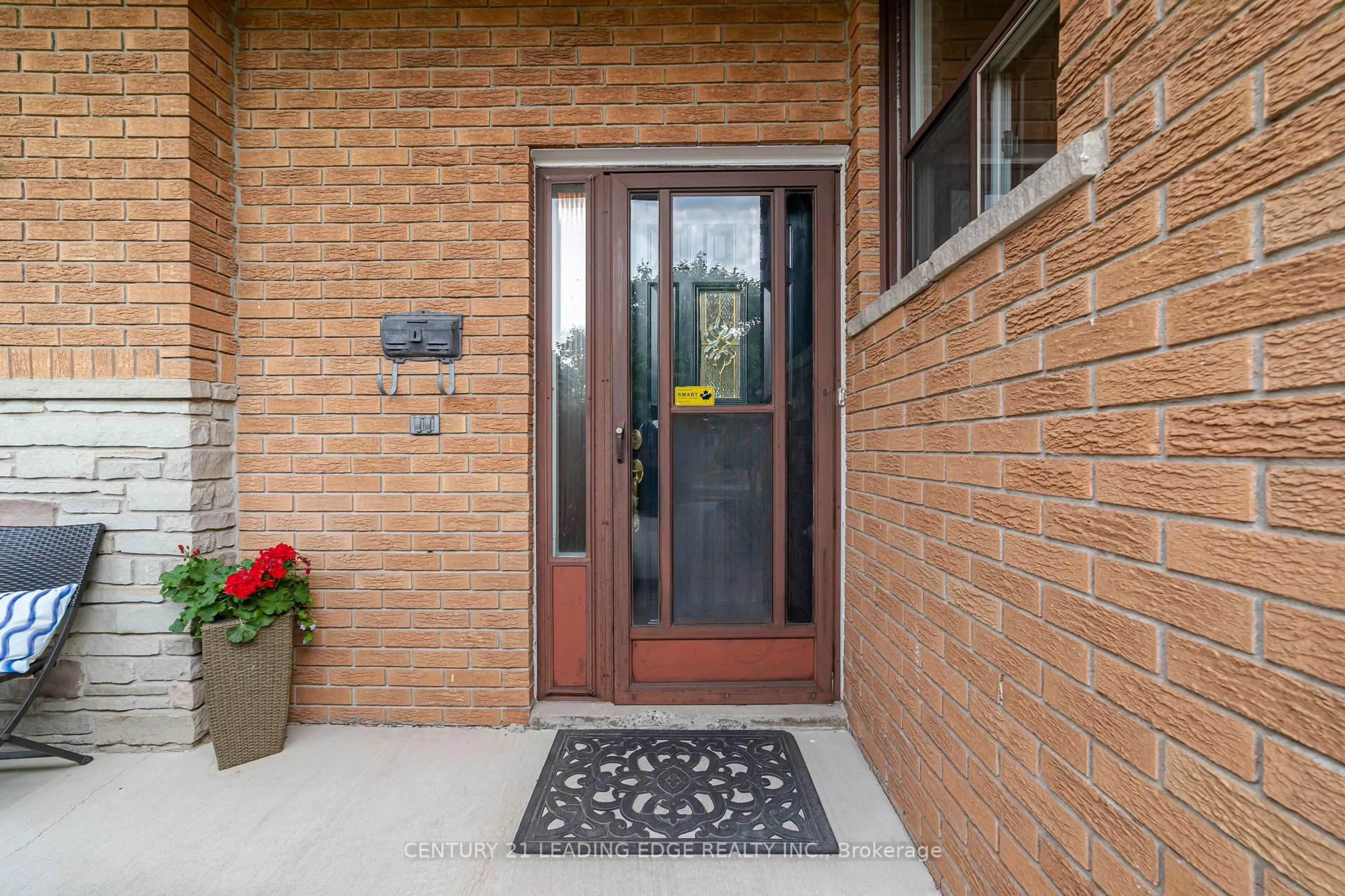 Indoor entryway for 43 GLENDOWER Crct, Toronto Ontario M1T 2Z3