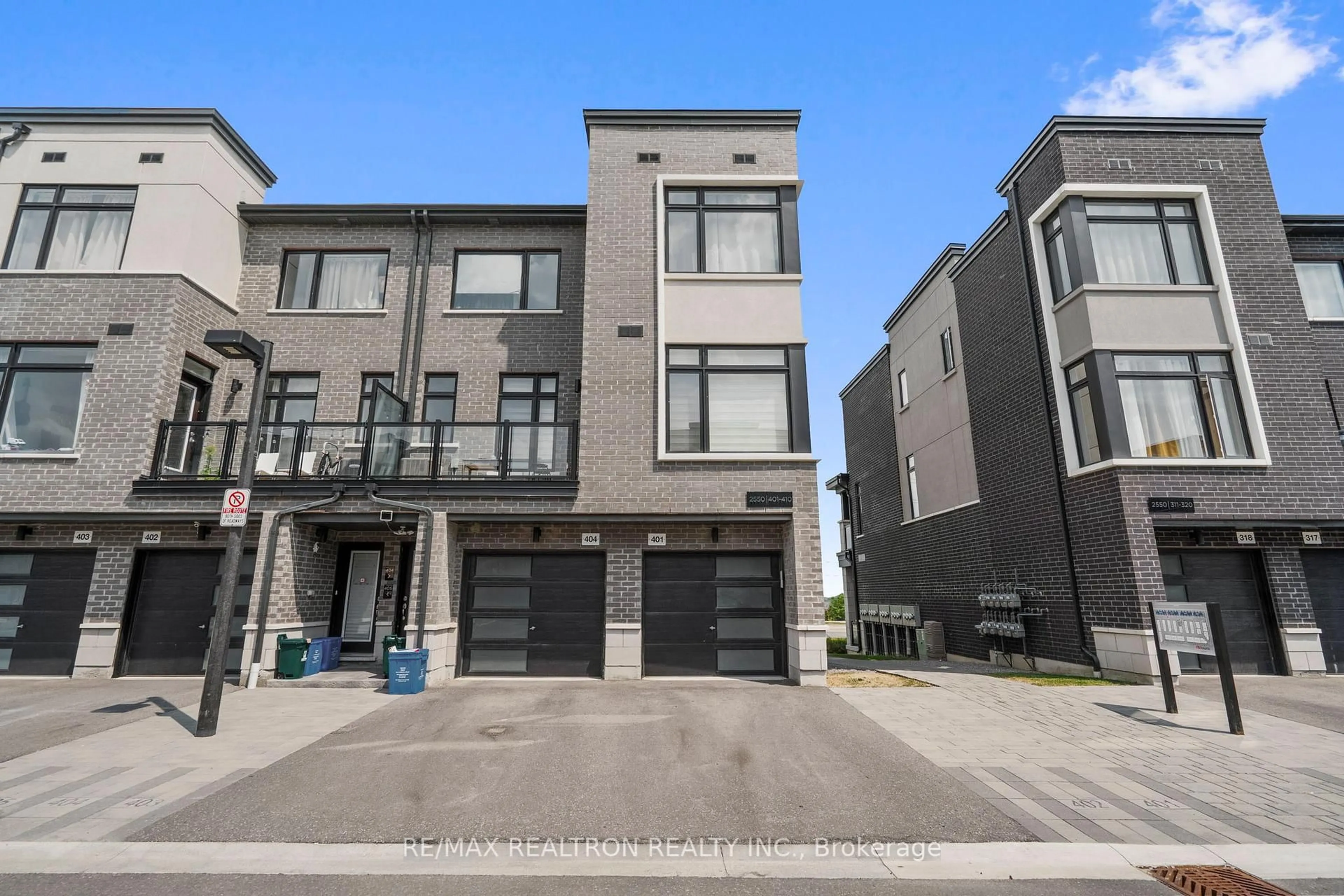 Unknown for 2550 Castlegate Crossing #401, Pickering Ontario L1X 0H6