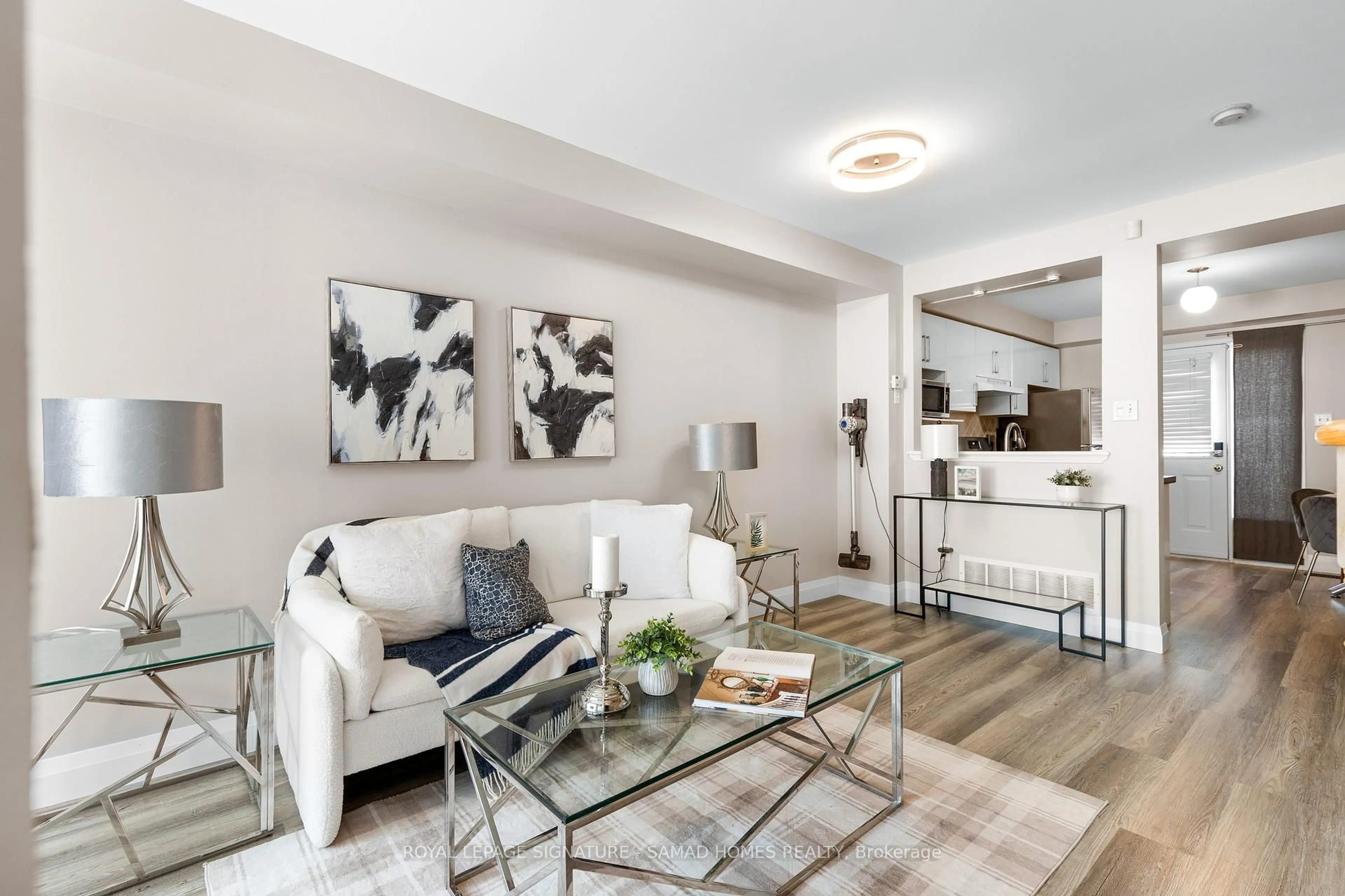 Living room with furniture, unknown for 9522 Sheppard Ave, Toronto Ontario M1B 5Z4