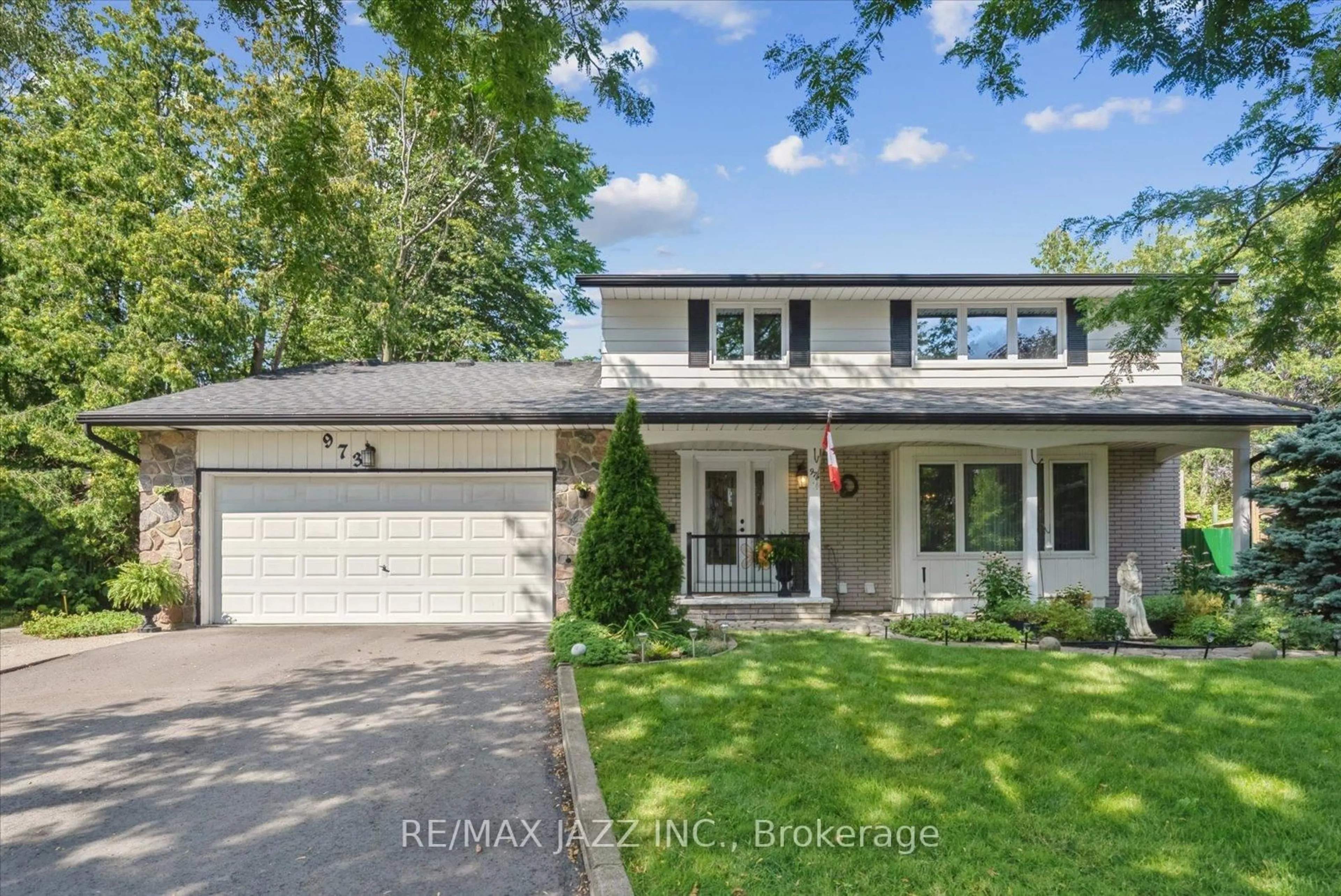 Home with vinyl exterior material, street for 973 Orchid Crt, Oshawa Ontario L1G 3G4