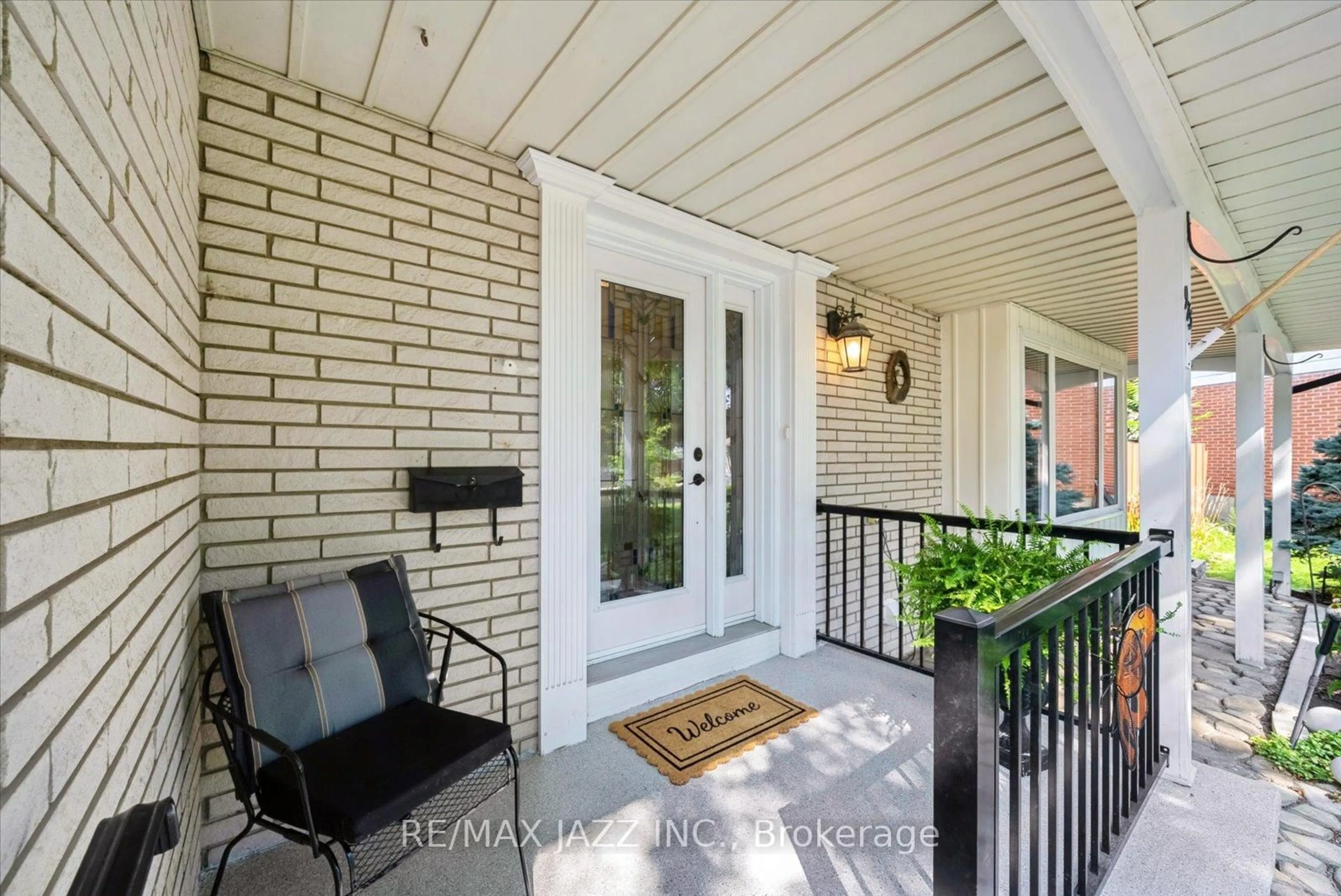 Unknown for 973 Orchid Crt, Oshawa Ontario L1G 3G4