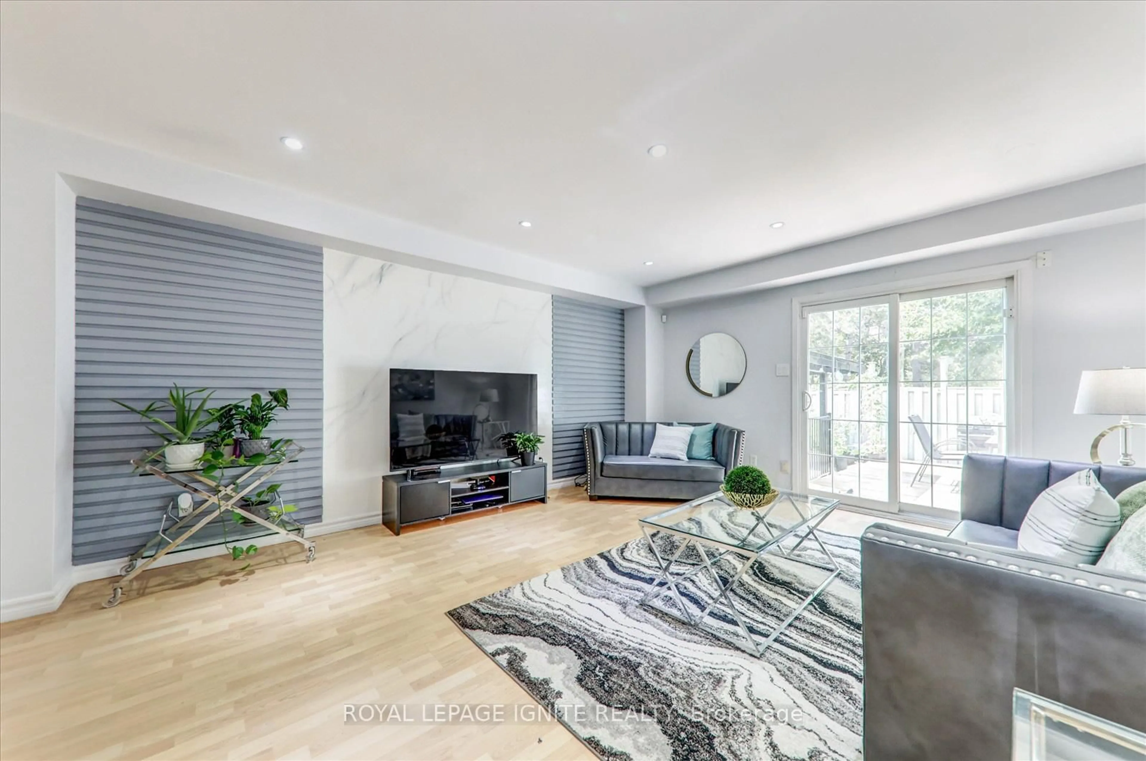 Living room with furniture, unknown for 78 Pennyhill Dr, Toronto Ontario M1B 4J9