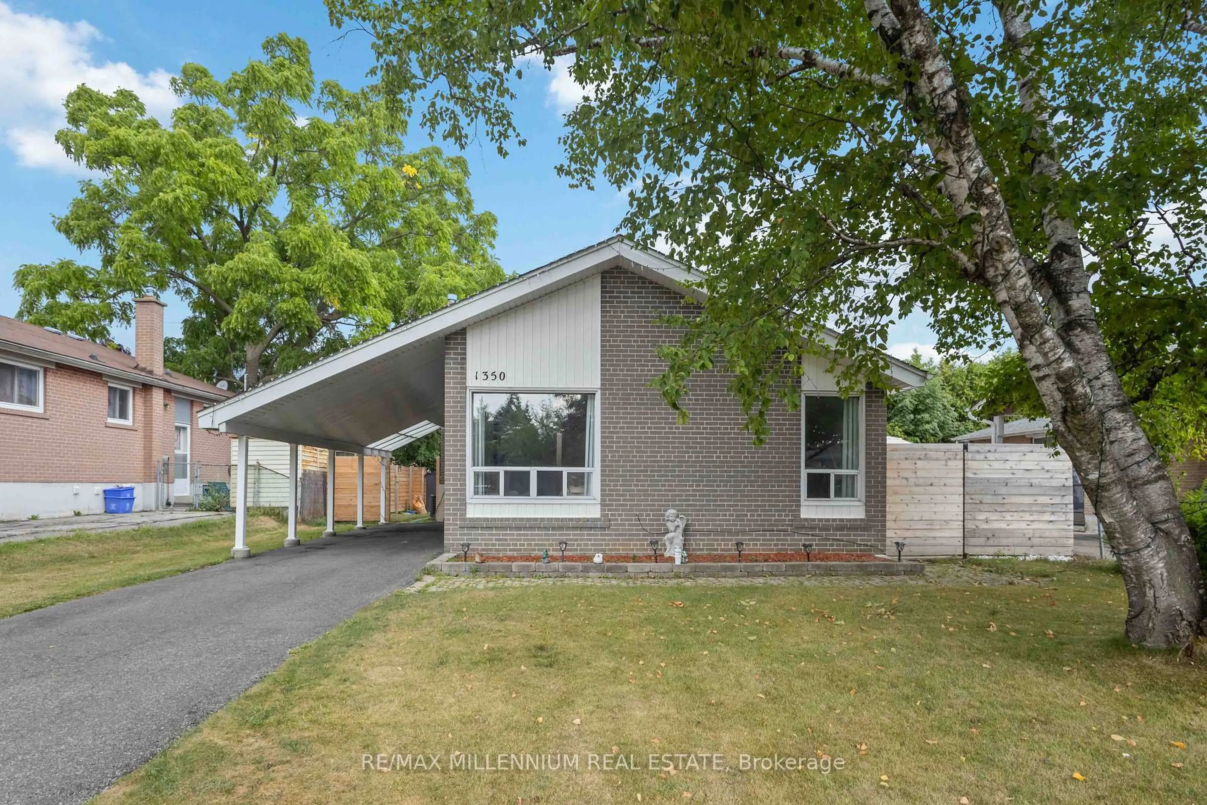 Home with vinyl exterior material, street for 1350 Tatra Dr, Pickering Ontario L1W 1K6